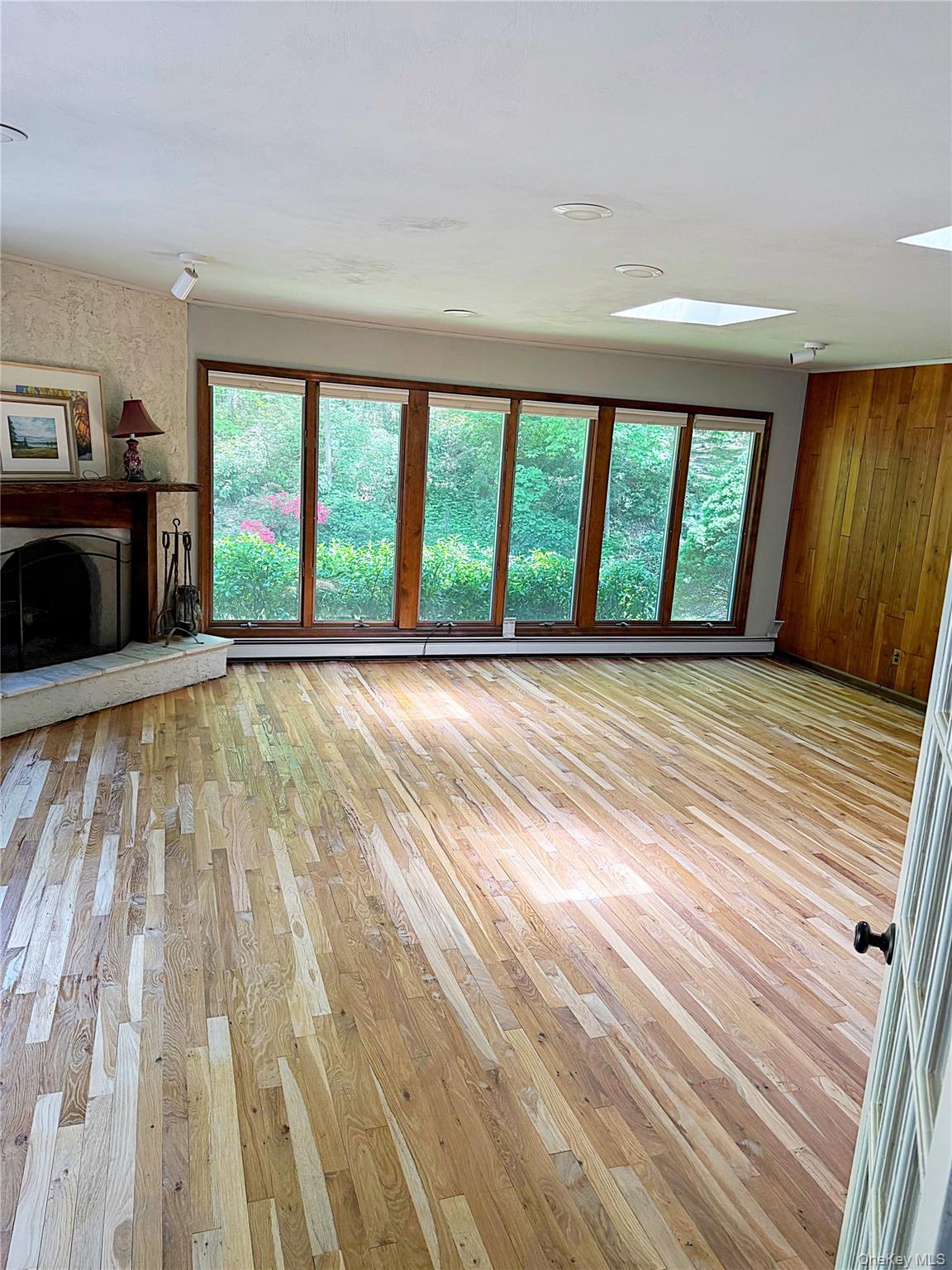 #7 photo, 39 Cliff Road, Port Jefferson , NY 11777