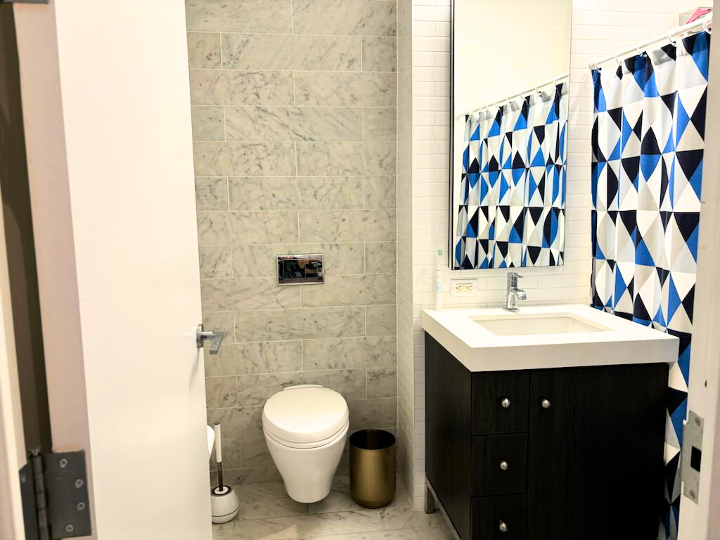 #16 photo, 416 W 52ND Street, マンハッタン Hells Kitchen , NY 10019