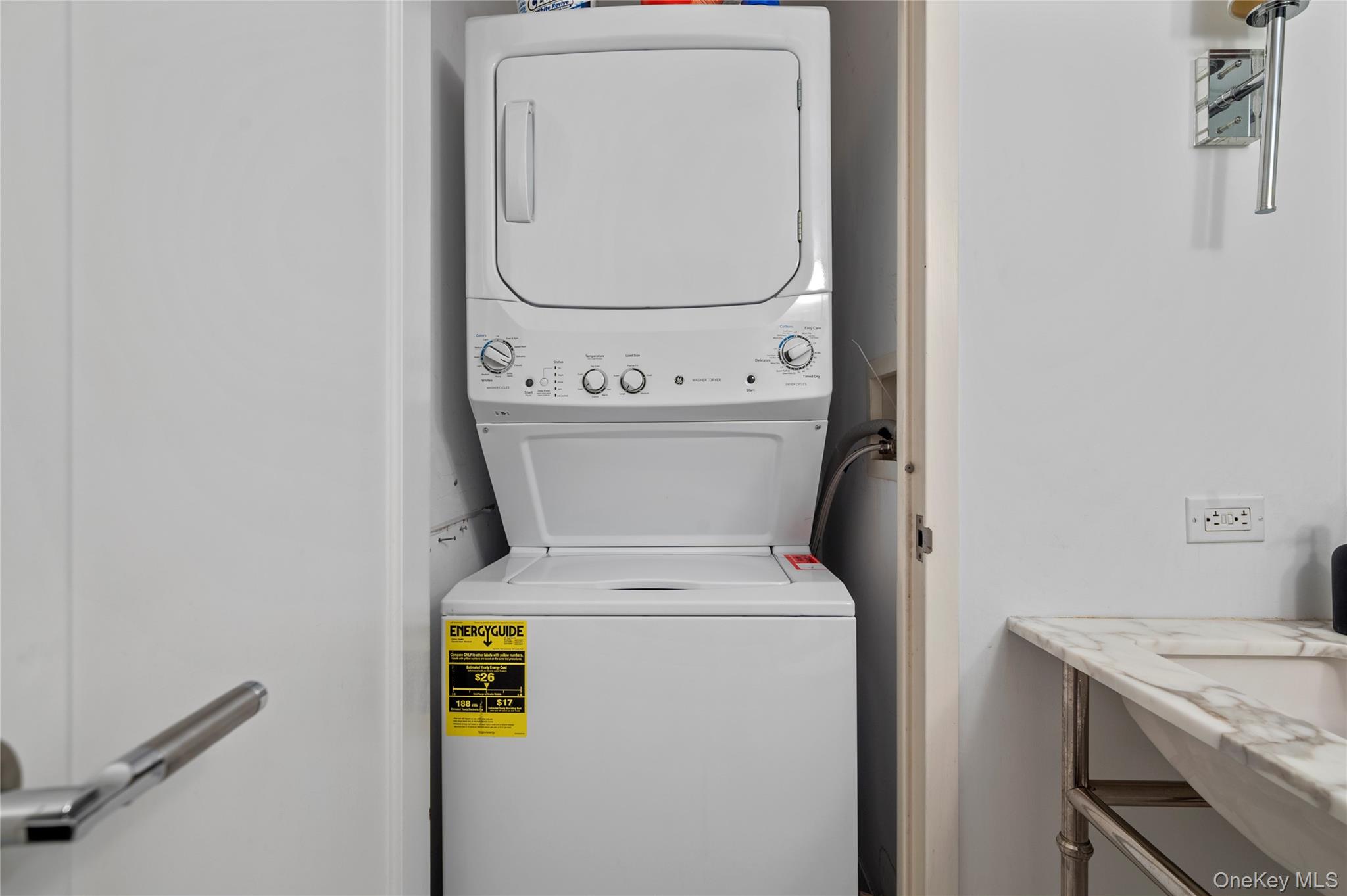 #17 photo, 10 City Place, White Plains , NY 10601