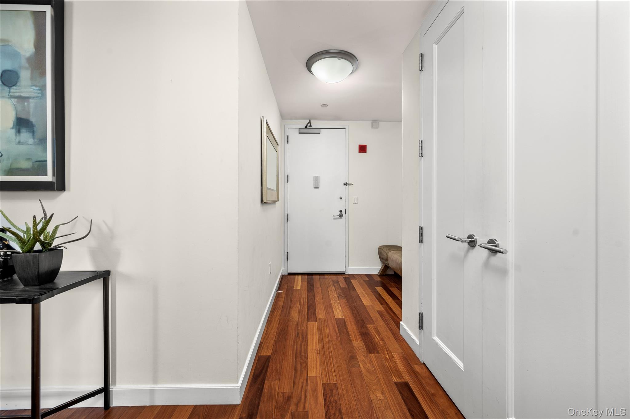 #3 photo, 10 City Place, White Plains , NY 10601