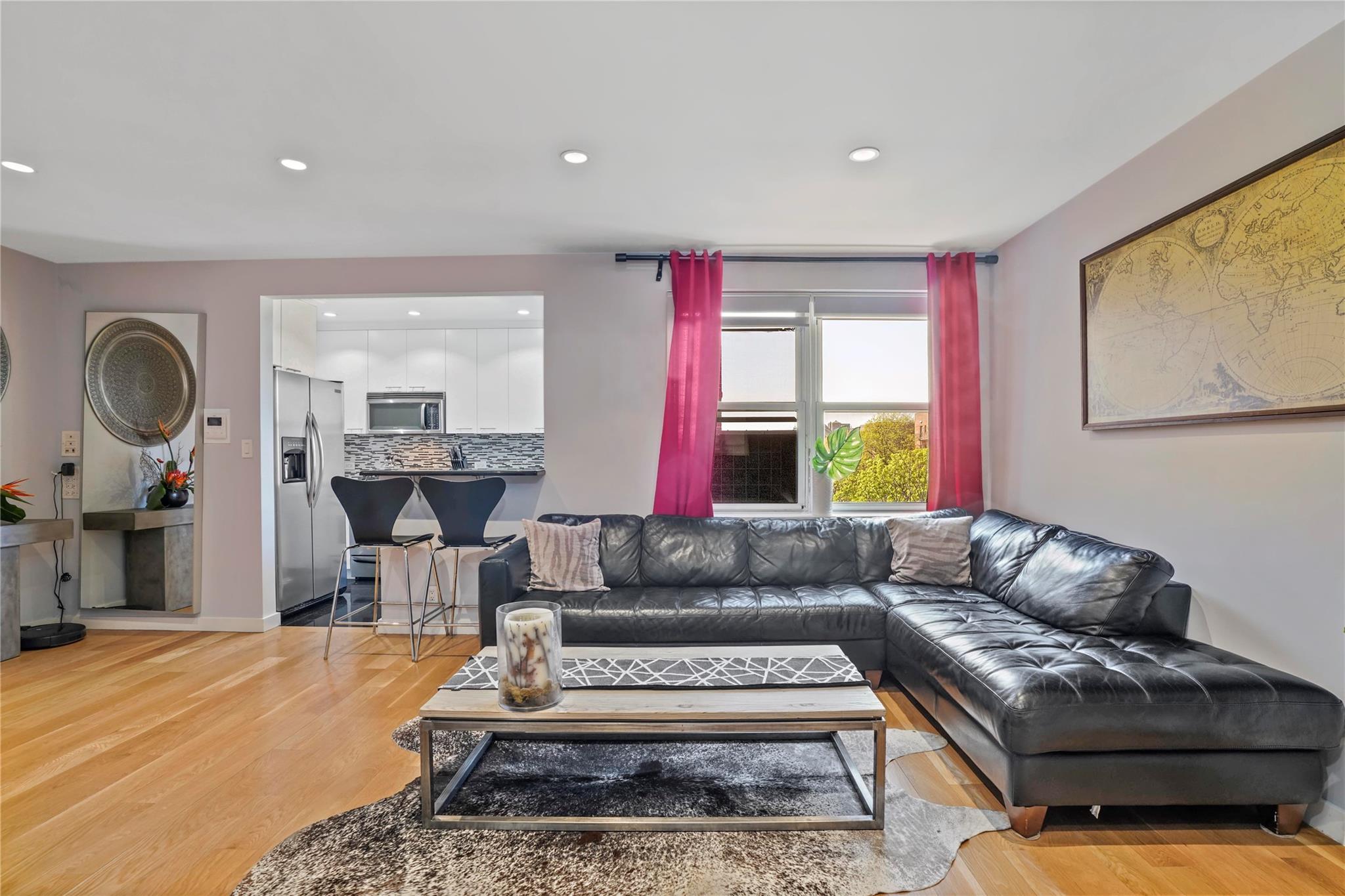 #12 photo, 5221 65th Place, كوينز Maspeth , NY 11378