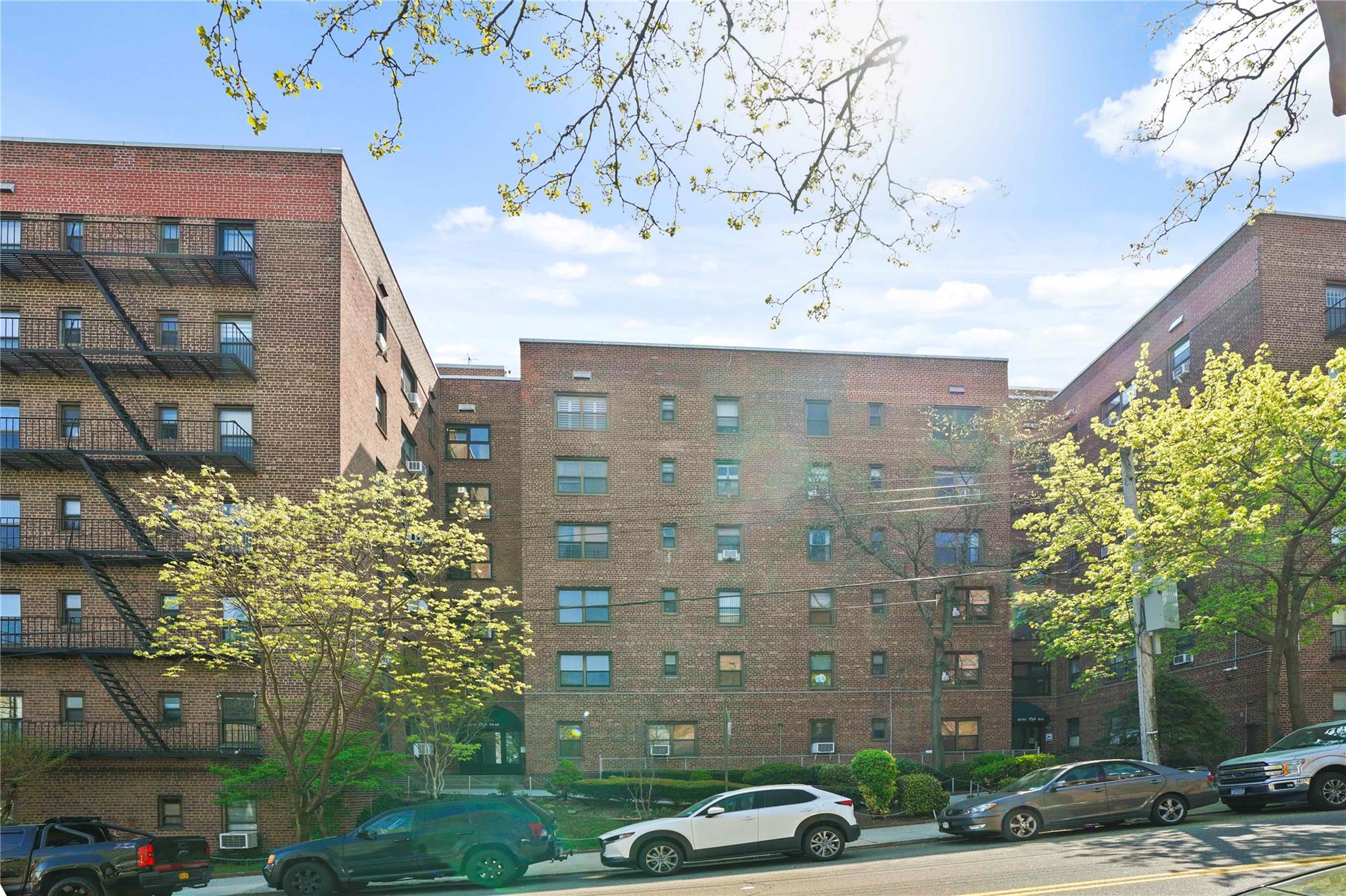 #20 photo, 5221 65th Place, كوينز Maspeth , NY 11378