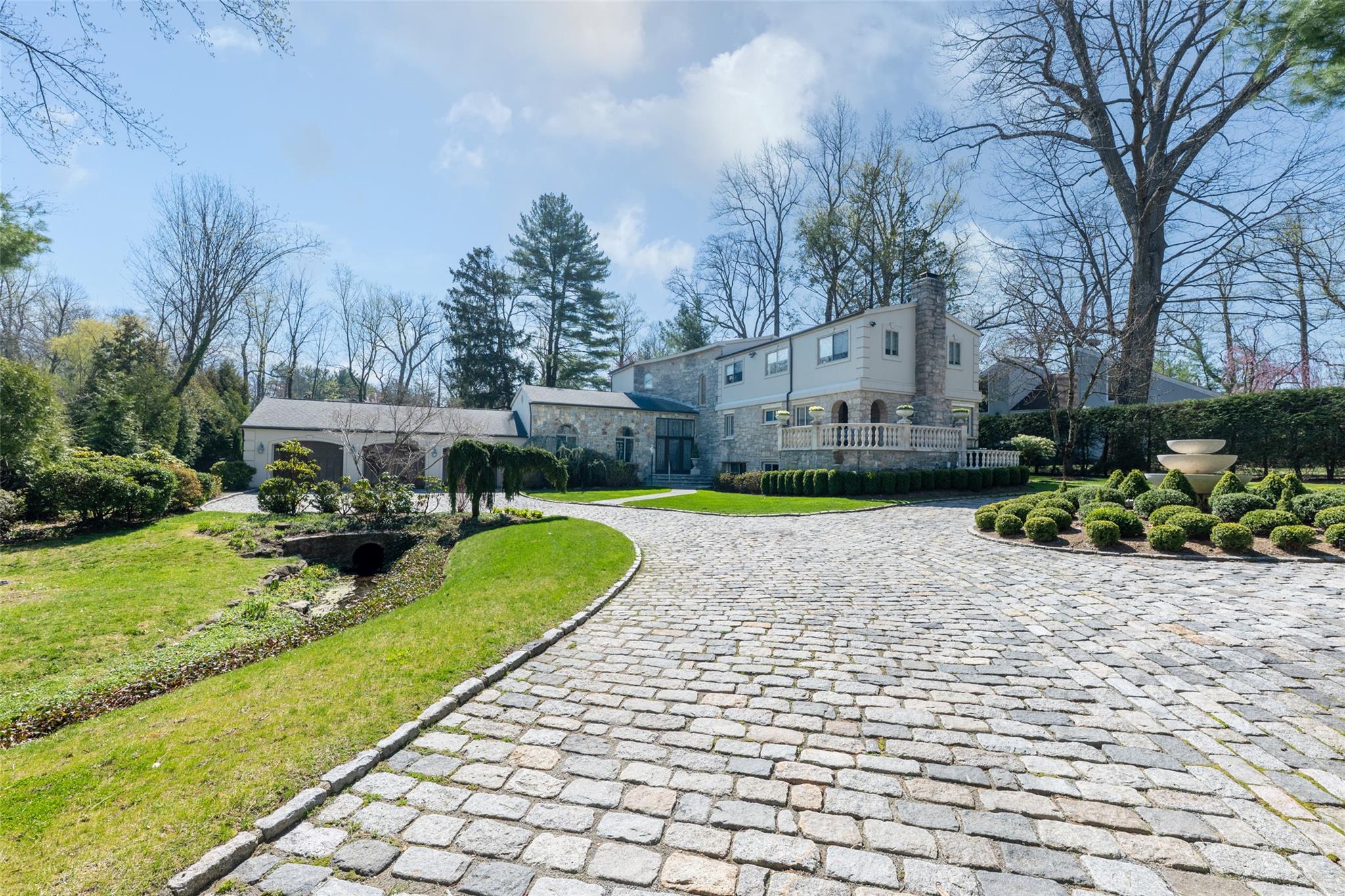 #2 photo, 16 High Point Lane, Scarsdale , NY 10583