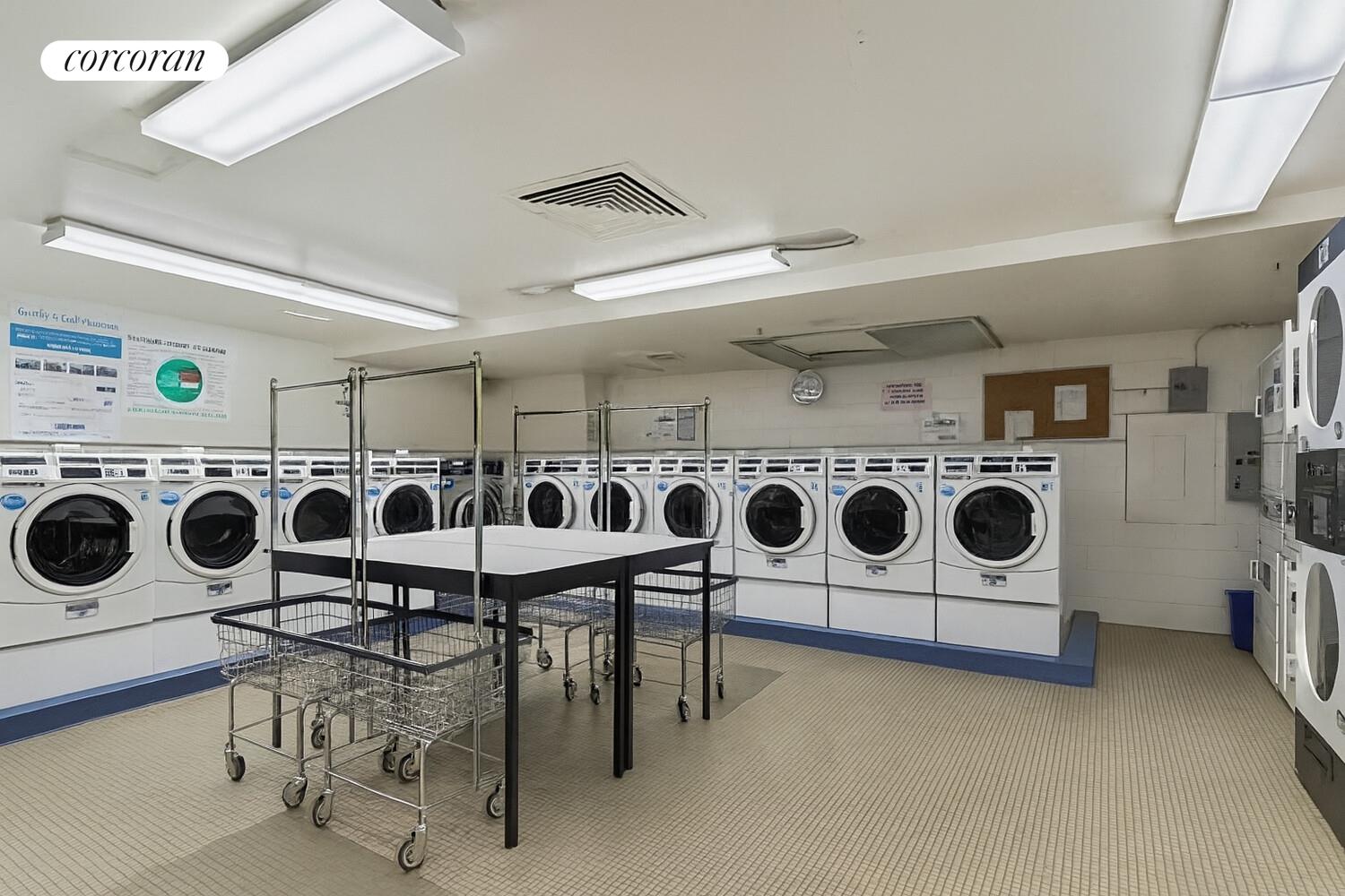 #15 photo, 61 W 62ND Street, マンハッタン Lincoln Square , NY 10023