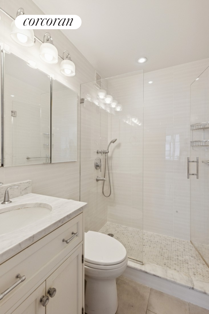 #8 photo, 61 W 62ND Street, マンハッタン Lincoln Square , NY 10023