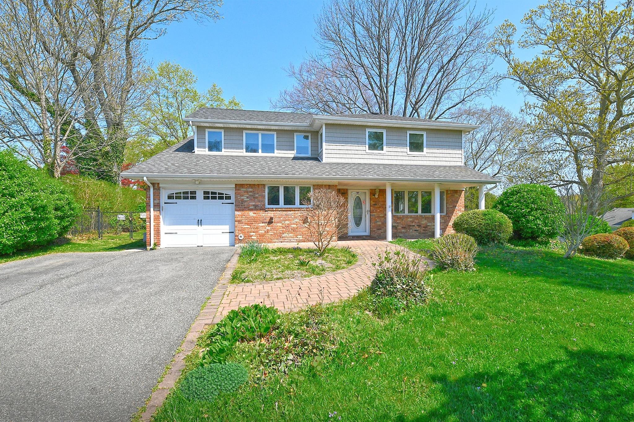 #1 photo, 55 Cross Bow Lane, Commack , NY 11725