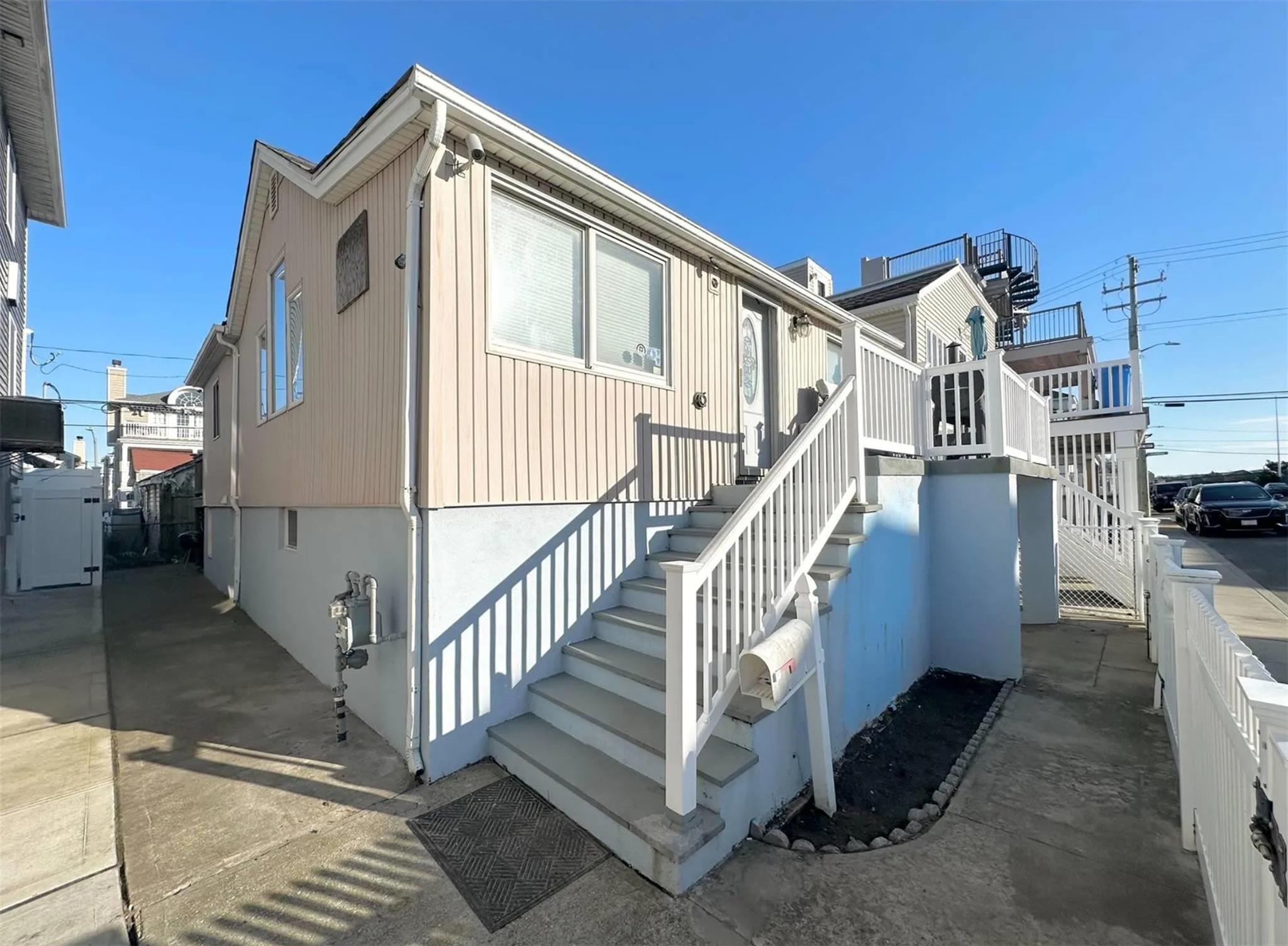 #5 photo, 30 Delaware Avenue, Long Beach , NY 11561