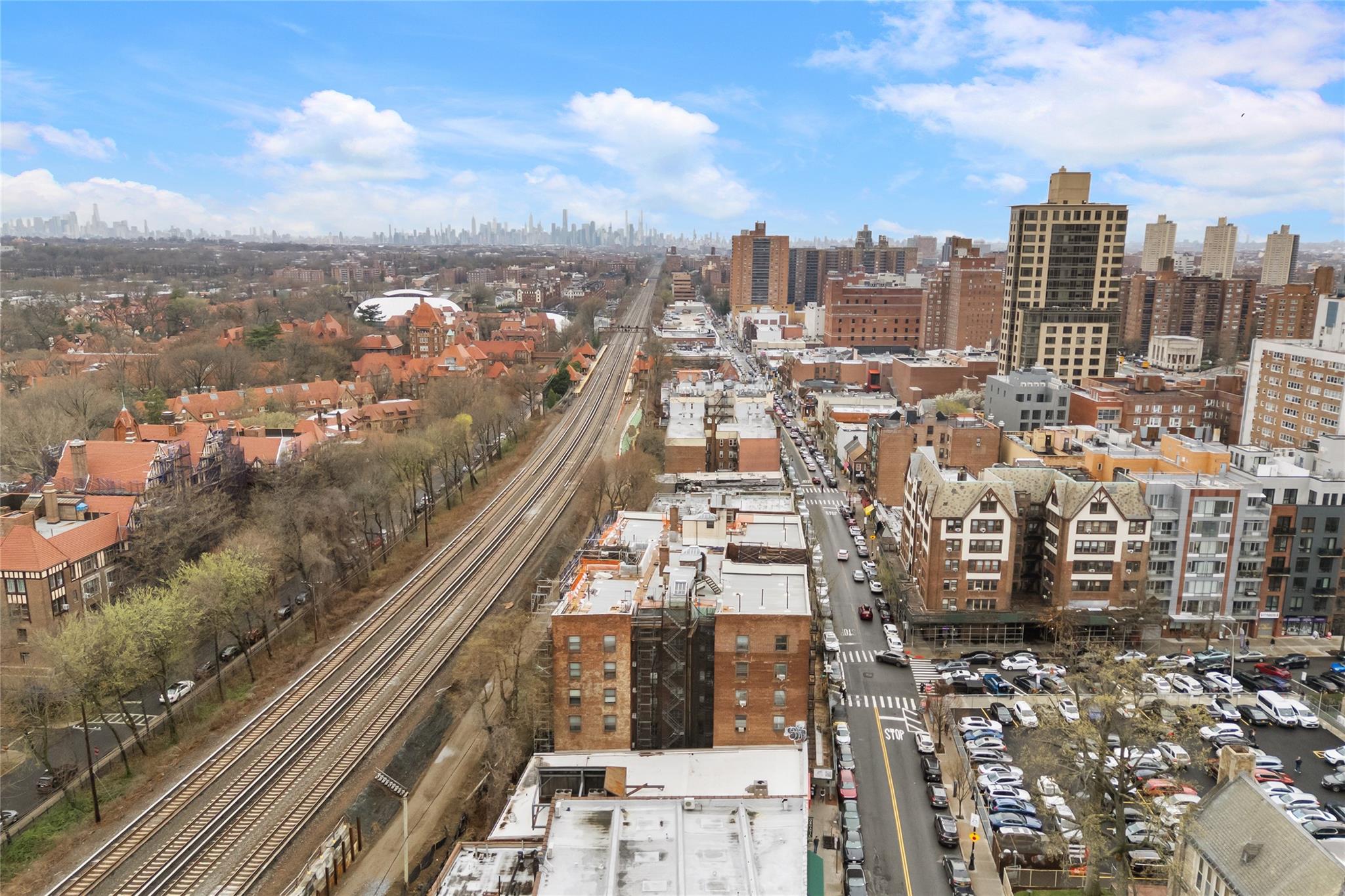 #4 photo, 72-34 Austin Street, クイーンズ区 Forest Hills , NY 11375