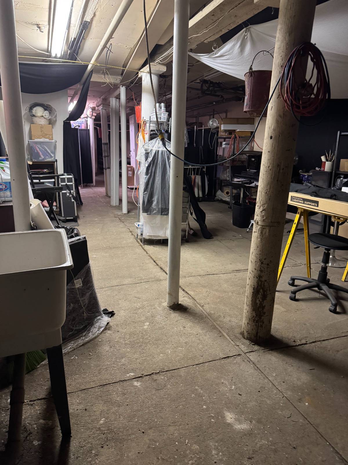 #24 photo, 22-03 Steinway ST, クイーンズ区 Astoria , NY 11105