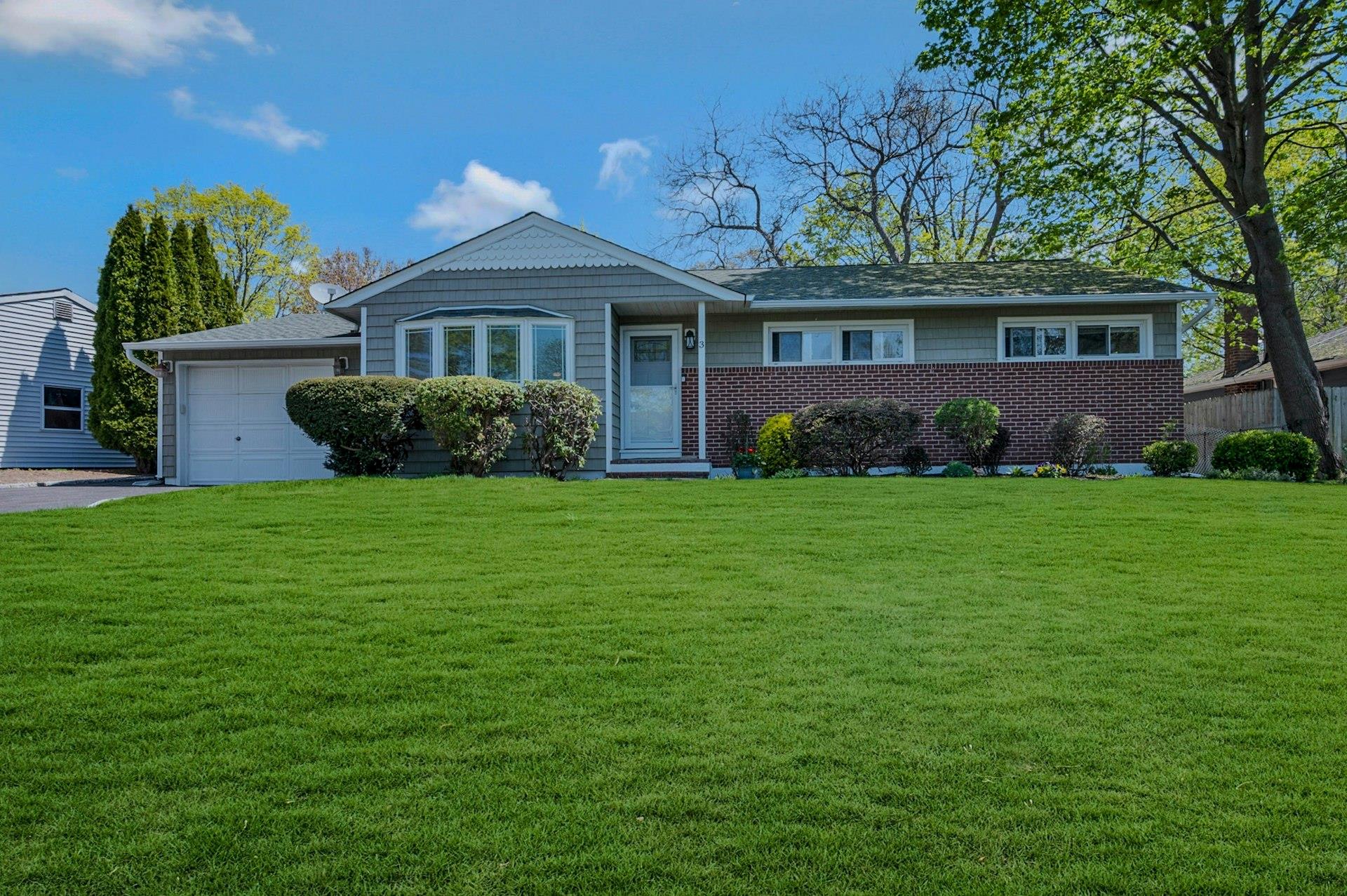 #1 photo, 3 Kerry Avenue, Huntington , NY 11743