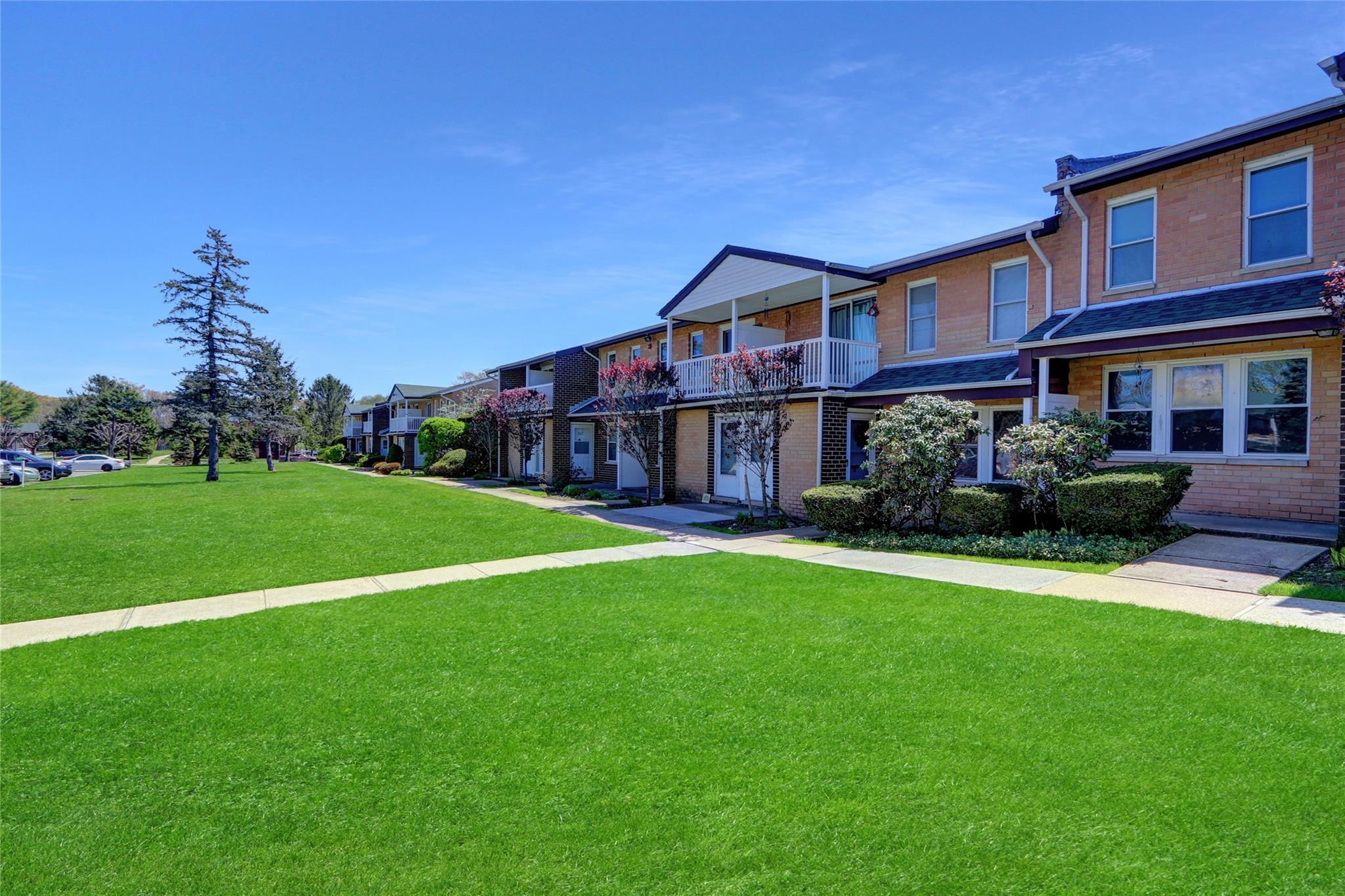 #1 photo, 229 Artist Lake Drive, Middle Island , NY 11953