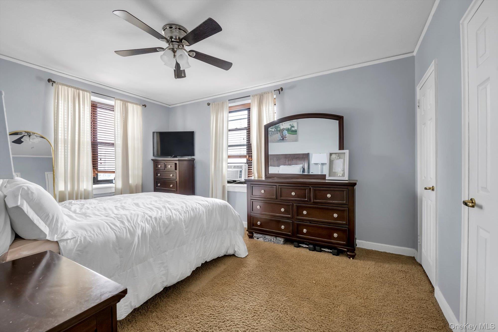 #10 photo, 1 Town House Place, Great Neck , NY 11021