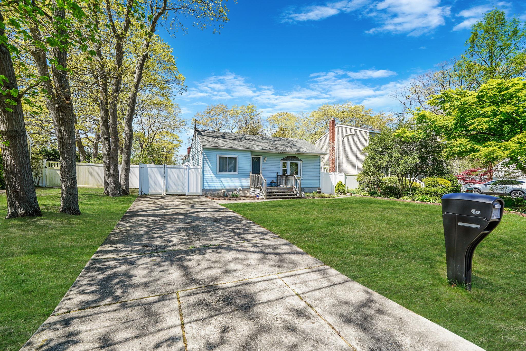 #1 photo, 72 Wendy Drive, Farmingville , NY 11738