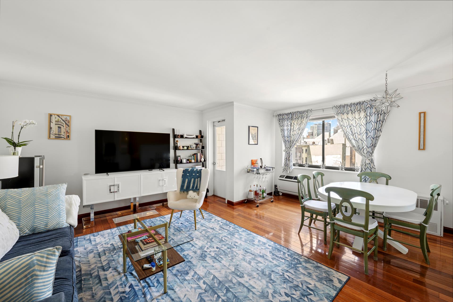 #1 photo, 85 8TH Avenue, 曼哈頓 切尔西 Chelsea , NY 10011