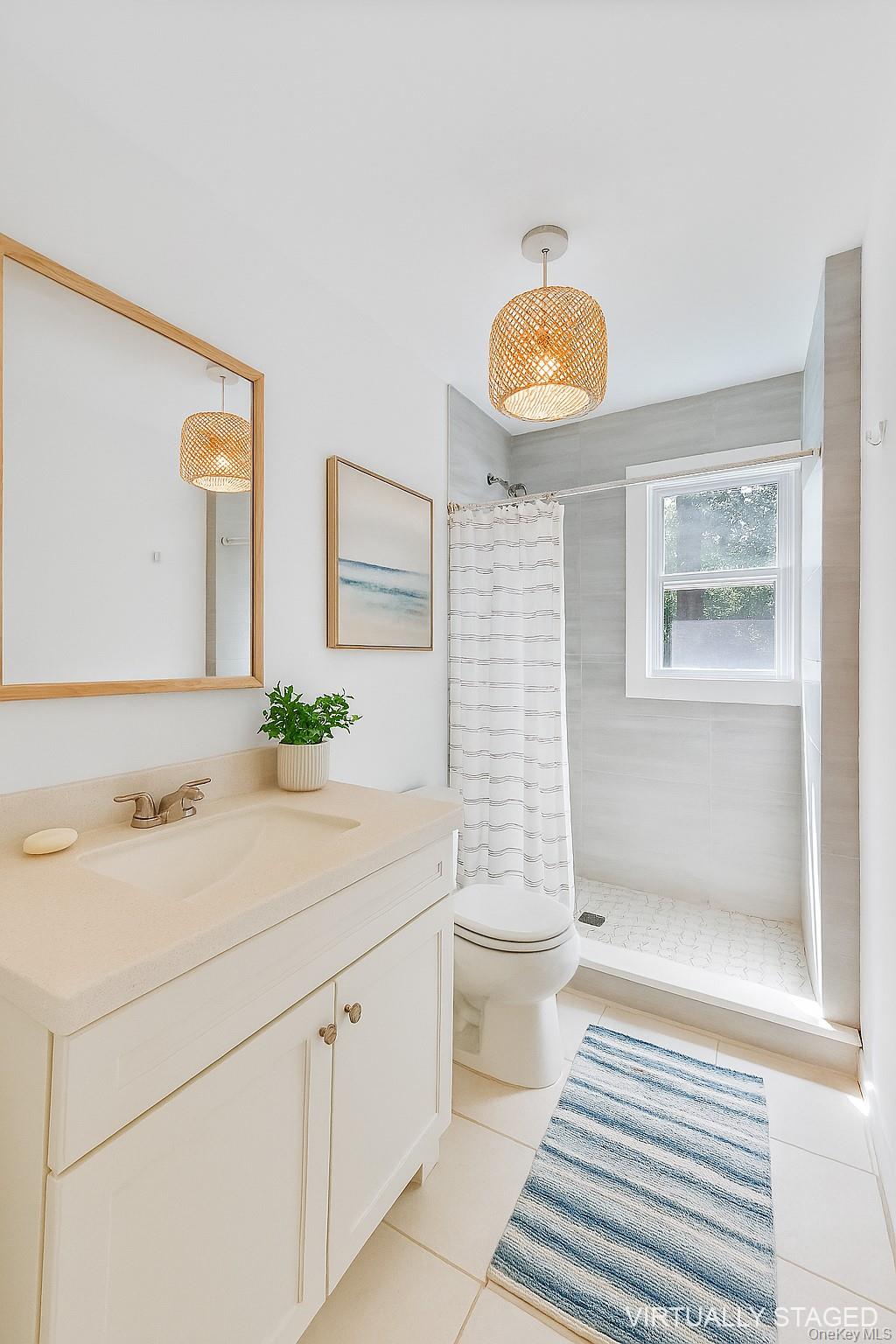 #12 photo, 60 School Street, سوفولك Hampton Bays , NY 11946