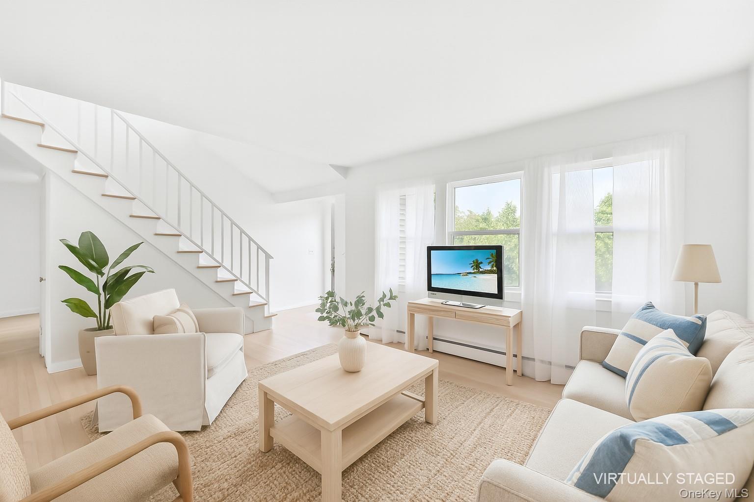 #6 photo, 60 School Street, سوفولك Hampton Bays , NY 11946