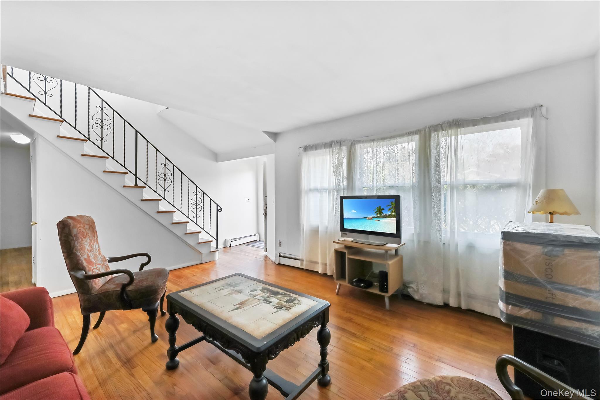 #7 photo, 60 School Street, سوفولك Hampton Bays , NY 11946