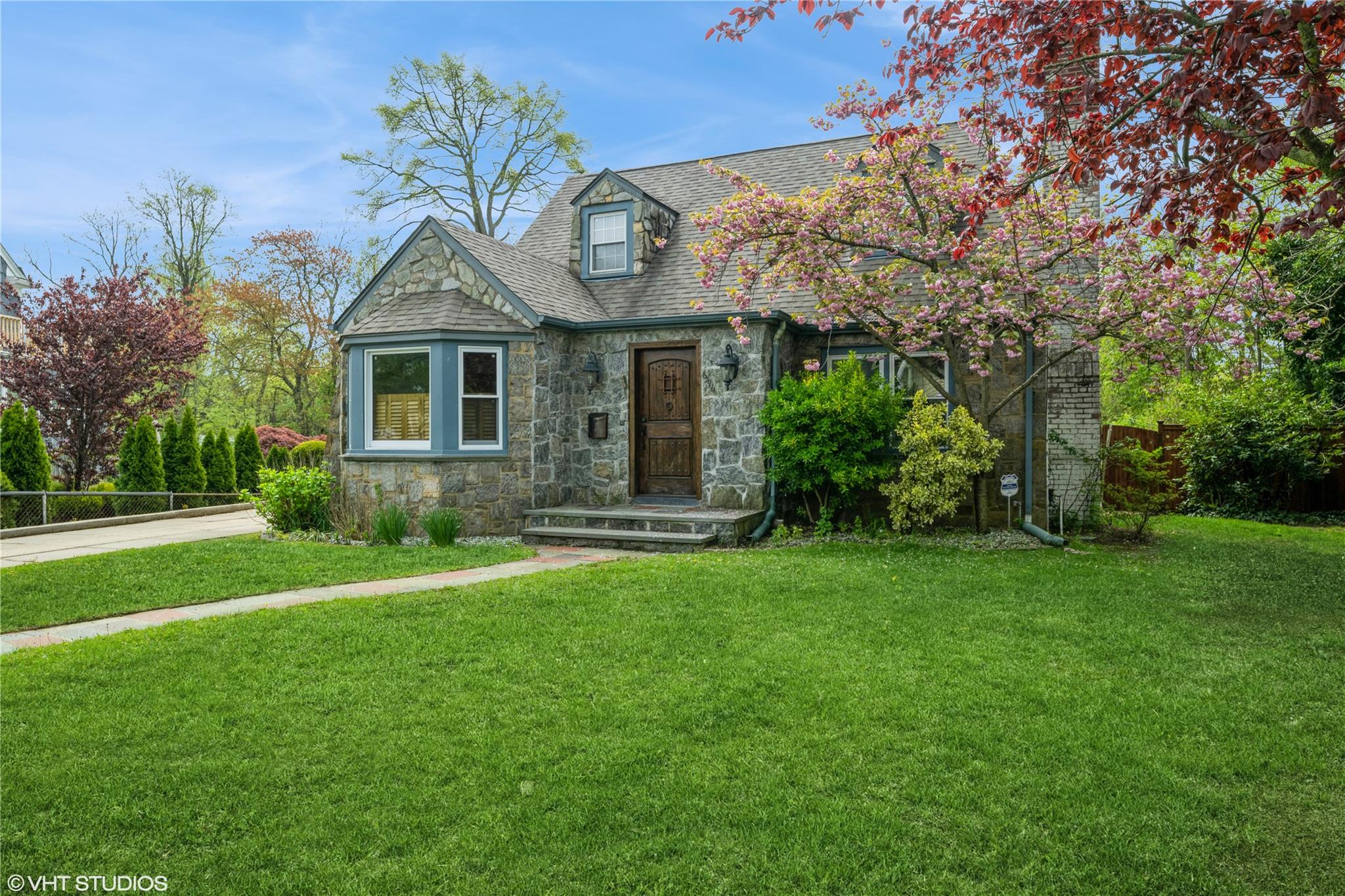 #1 photo, 694 Lakeside Drive, Baldwin , NY 11510