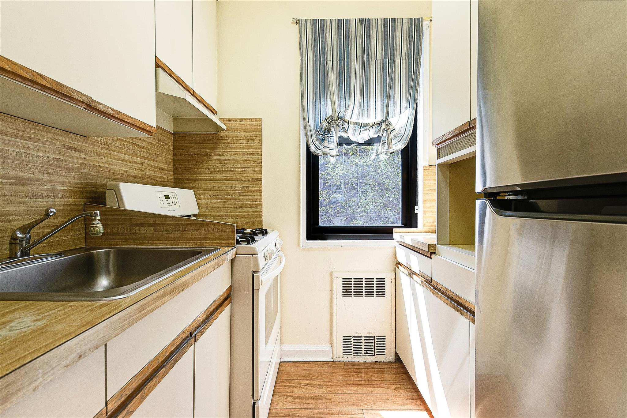 #19 photo, 69-60 108th Street, Forest Hills , NY 11375