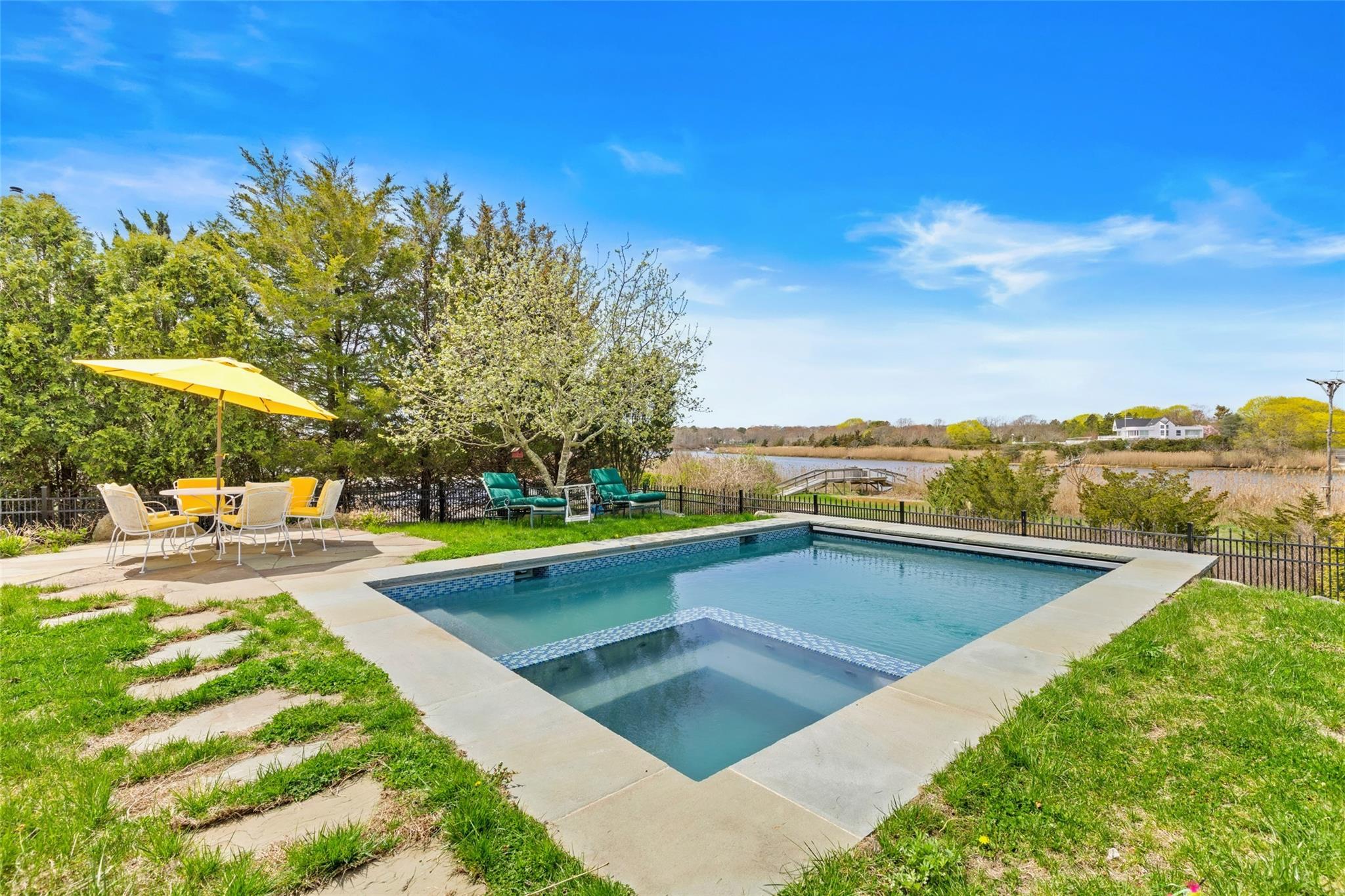 #11 photo, 53B S Bay Avenue, サフォーク郡 Eastport , NY 11941