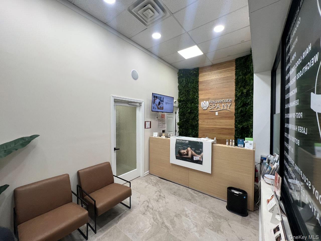 #4 photo, 3552 E Tremont Avenue, ブロンクス区 Bronx , NY 10465