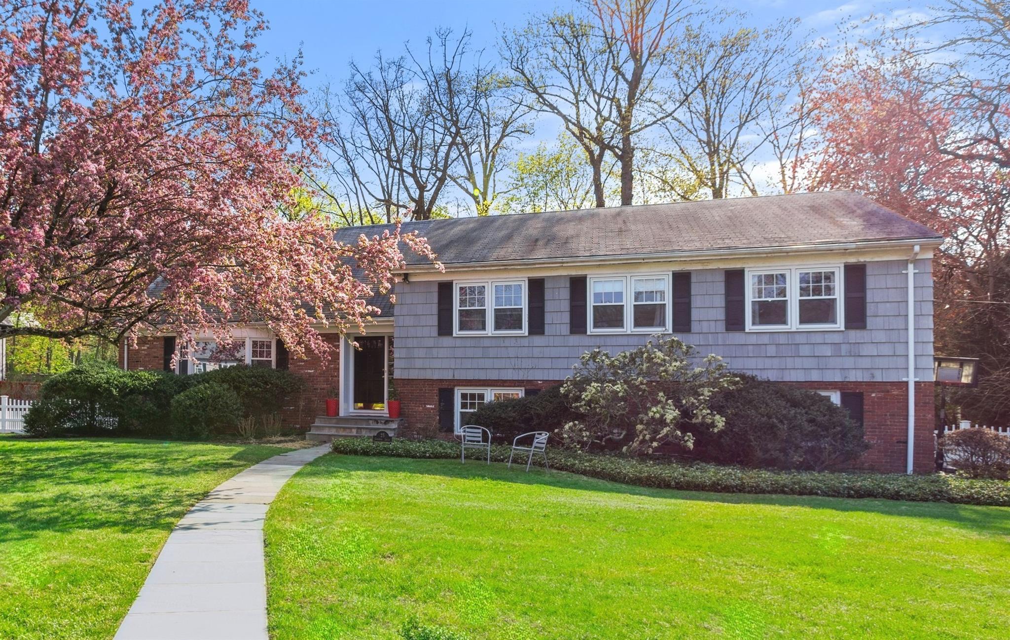 #1 photo, 25 Chester Drive, Rye , NY 10580