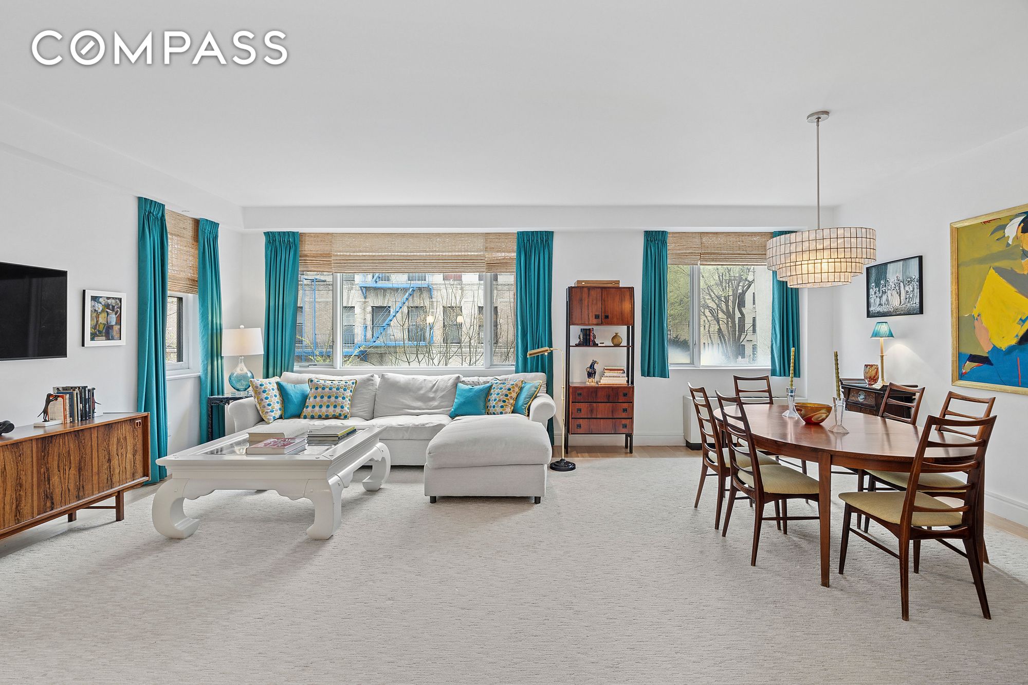 #4 photo, 331 E 8th Street, マンハッタン East Village , NY 10009