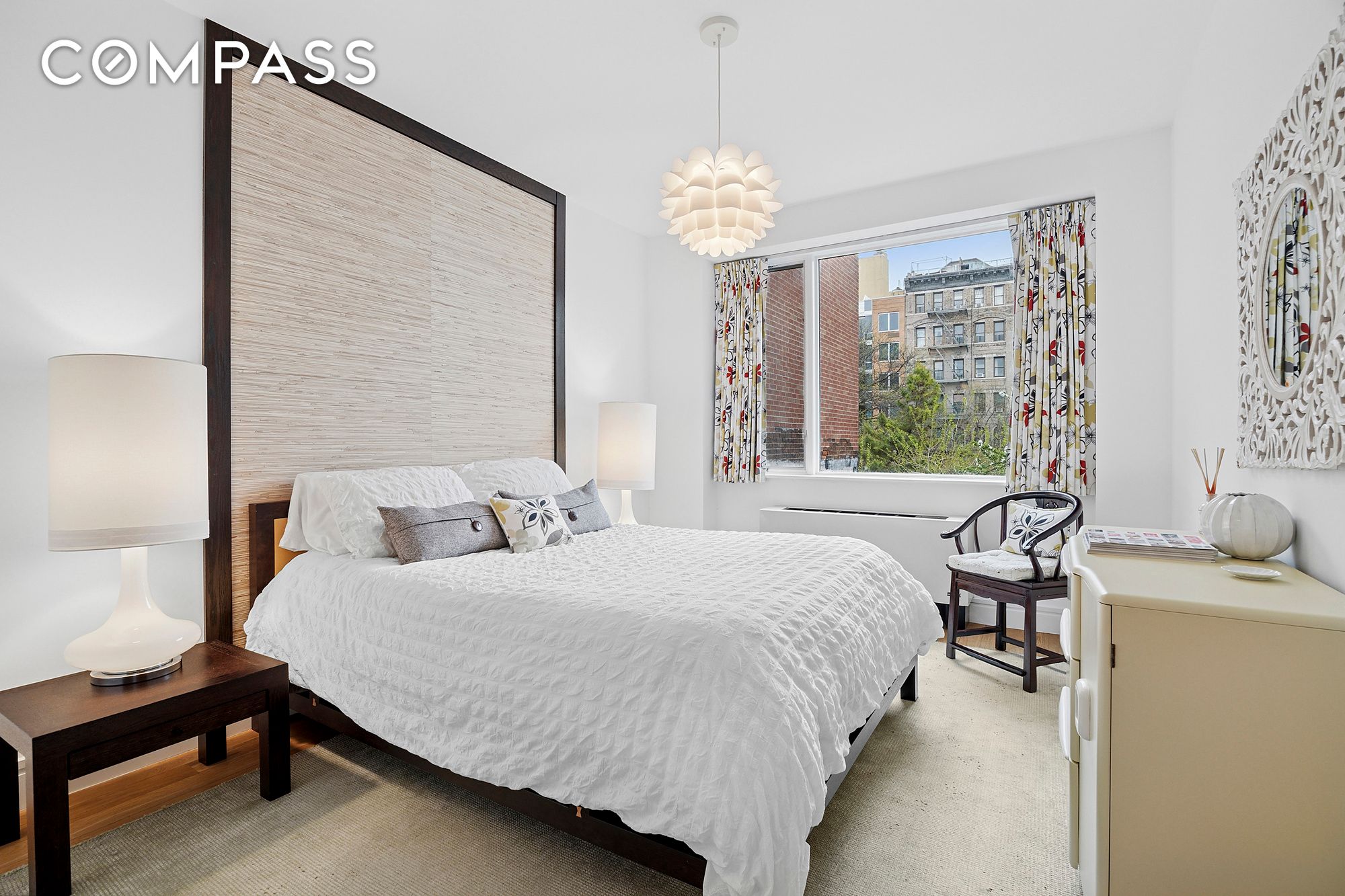 #8 photo, 331 E 8th Street, マンハッタン East Village , NY 10009