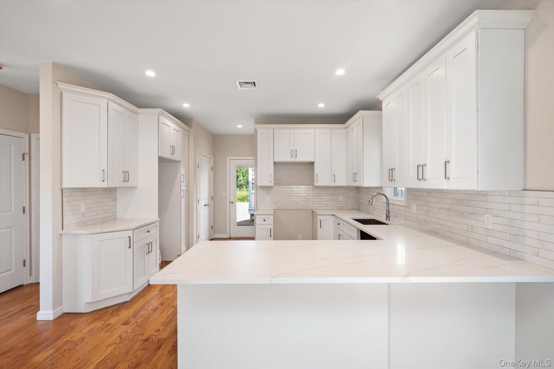 #12 photo, 2 Gail-Grace Court, サフォーク郡 Copiague , NY 11726