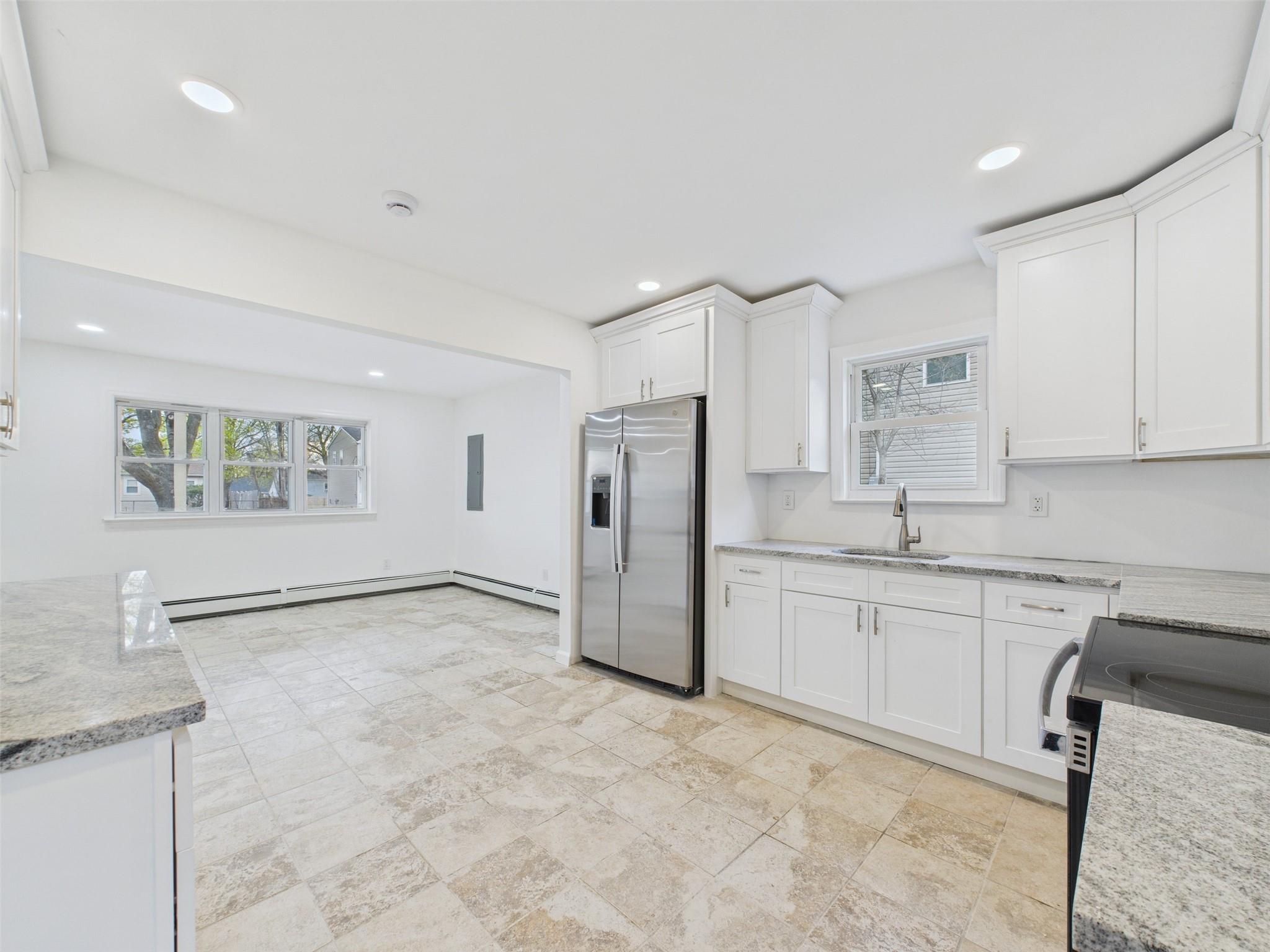 #10 photo, 613 Bourdois Avenue, サフォーク郡 Bellport , NY 11713