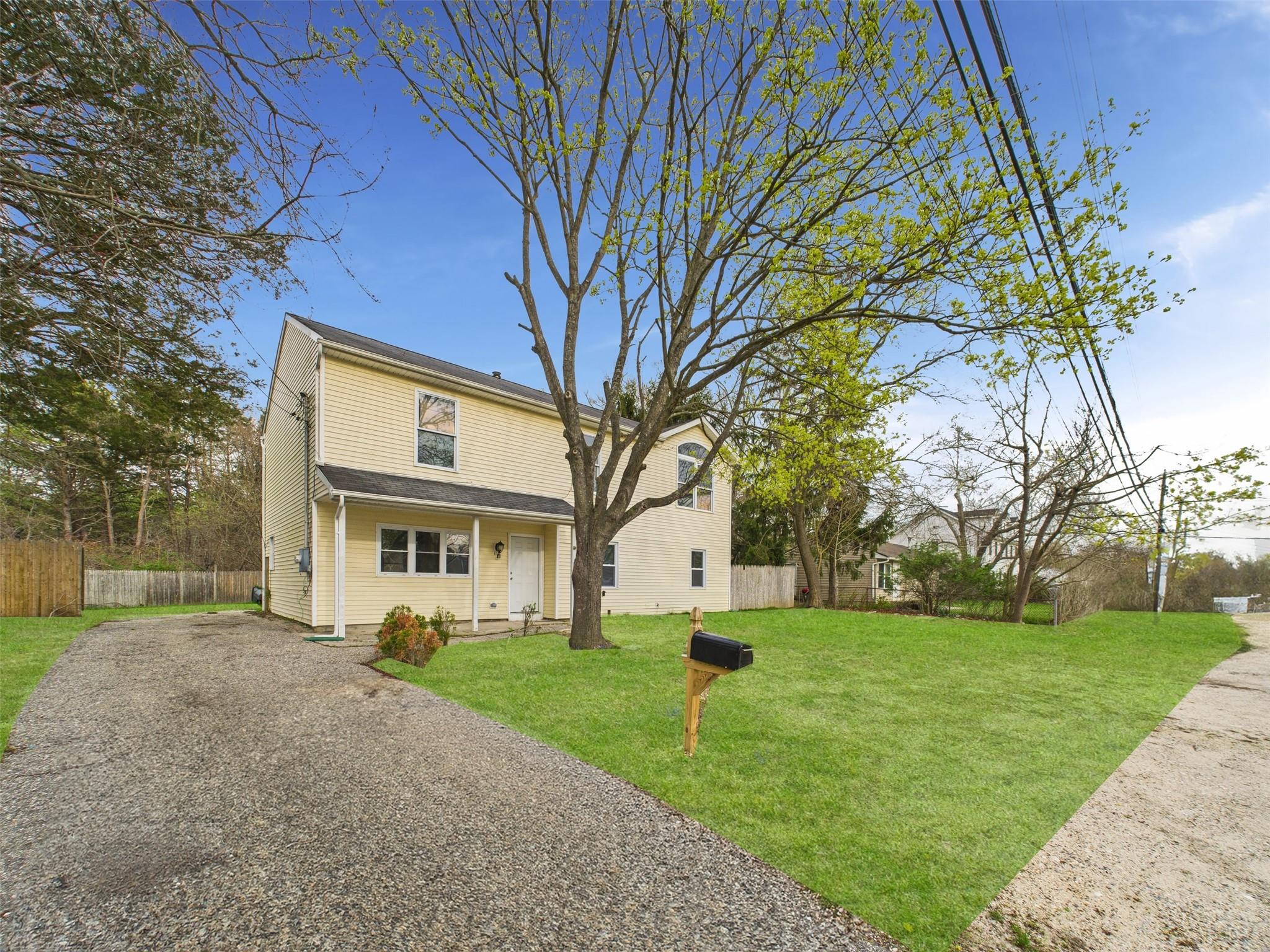 #2 photo, 613 Bourdois Avenue, サフォーク郡 Bellport , NY 11713