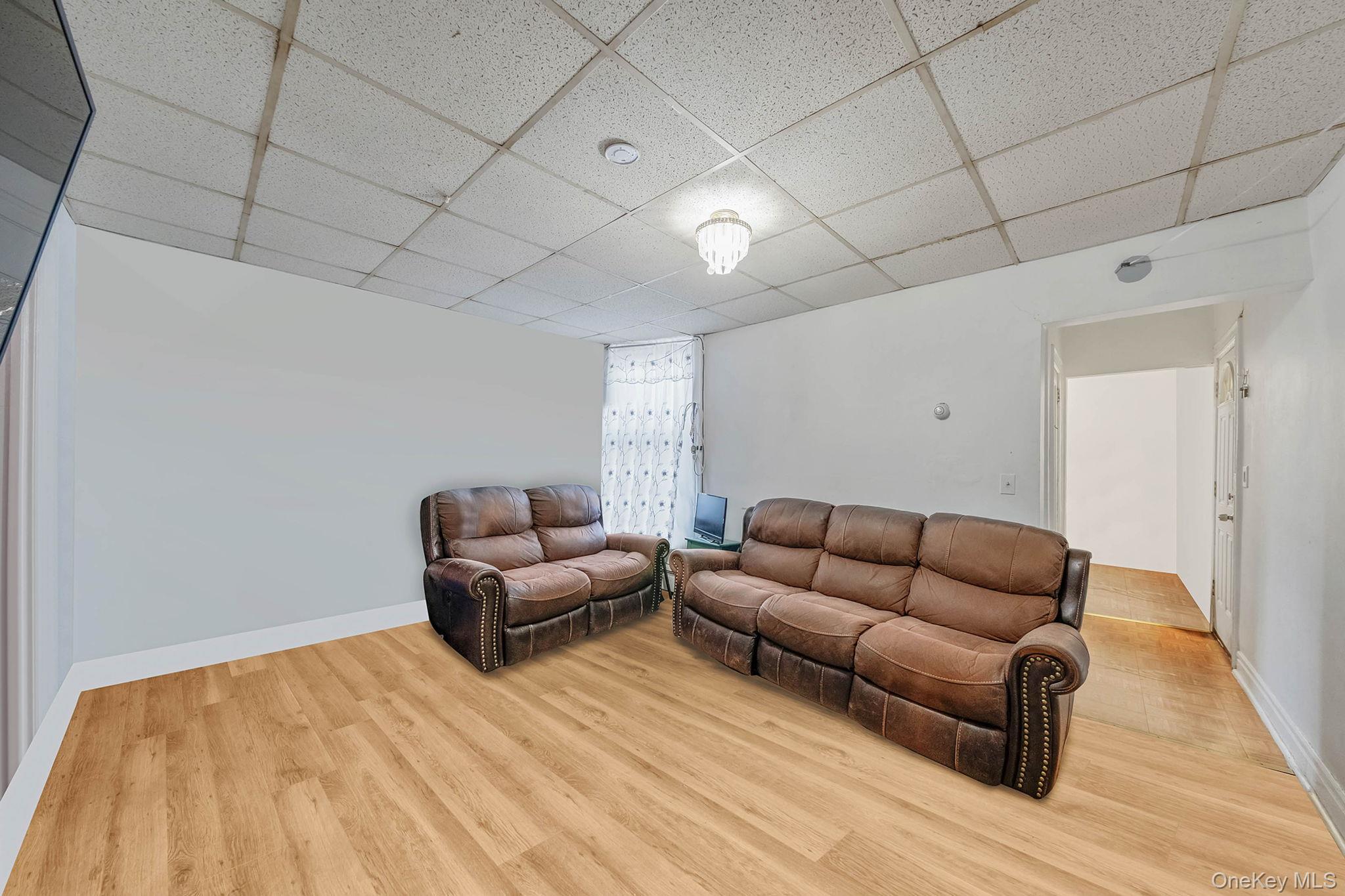 #12 photo, 61 1/2 Glen Street, ナッソー郡 Glen Cove , NY 11542