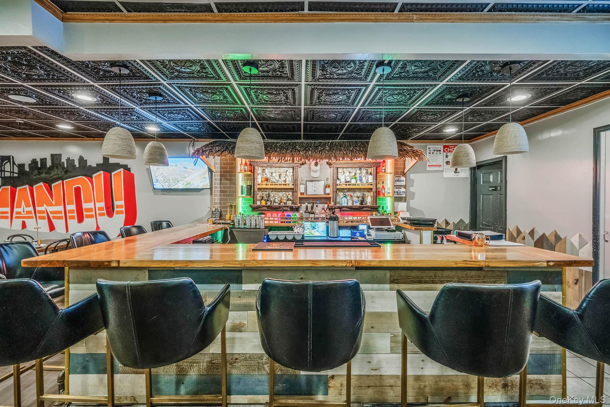 #2 photo, 61 1/2 Glen Street, ナッソー郡 Glen Cove , NY 11542