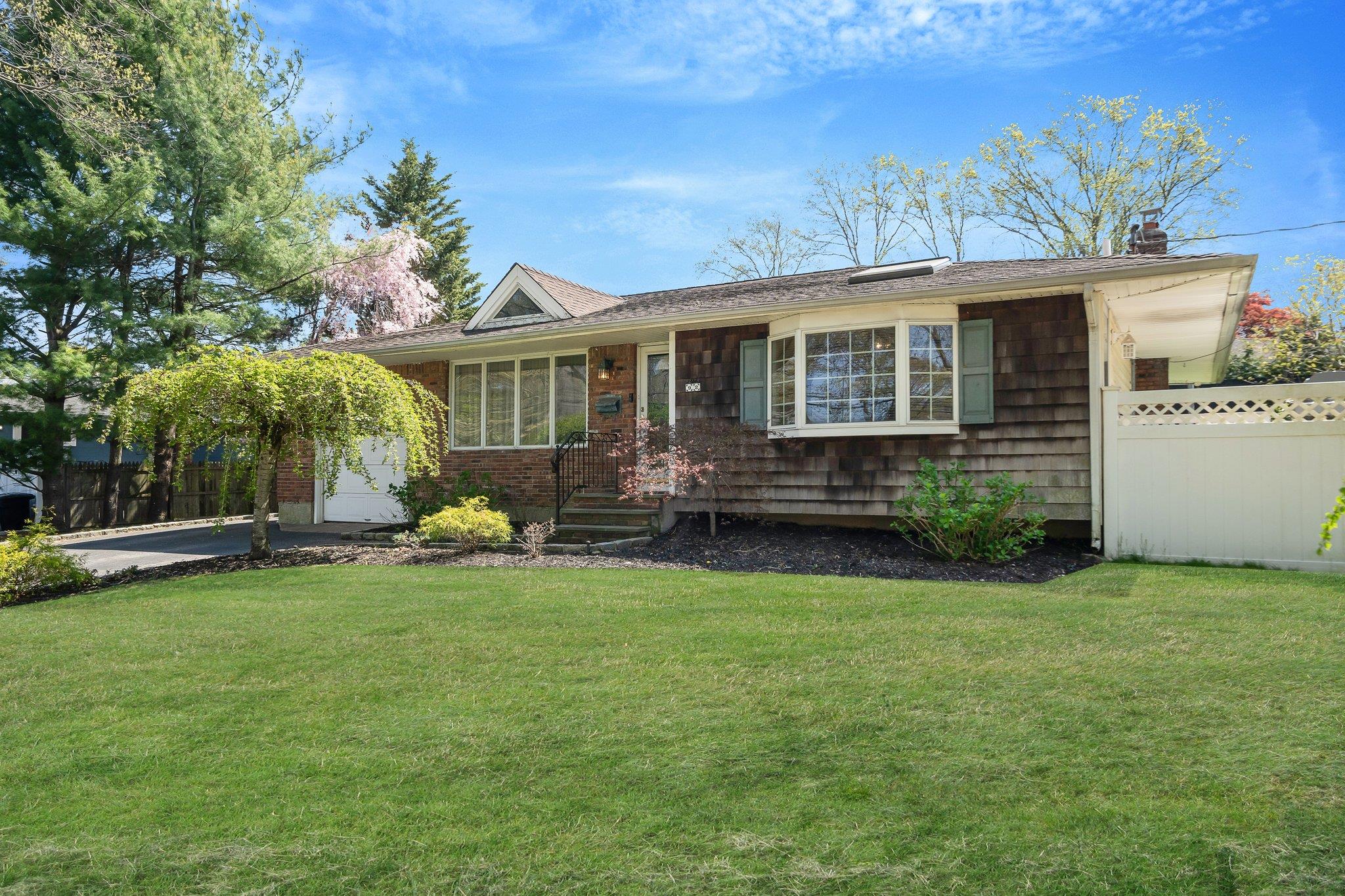 #2 photo, 92 Dovecote Lane, サフォーク郡 Commack , NY 11725