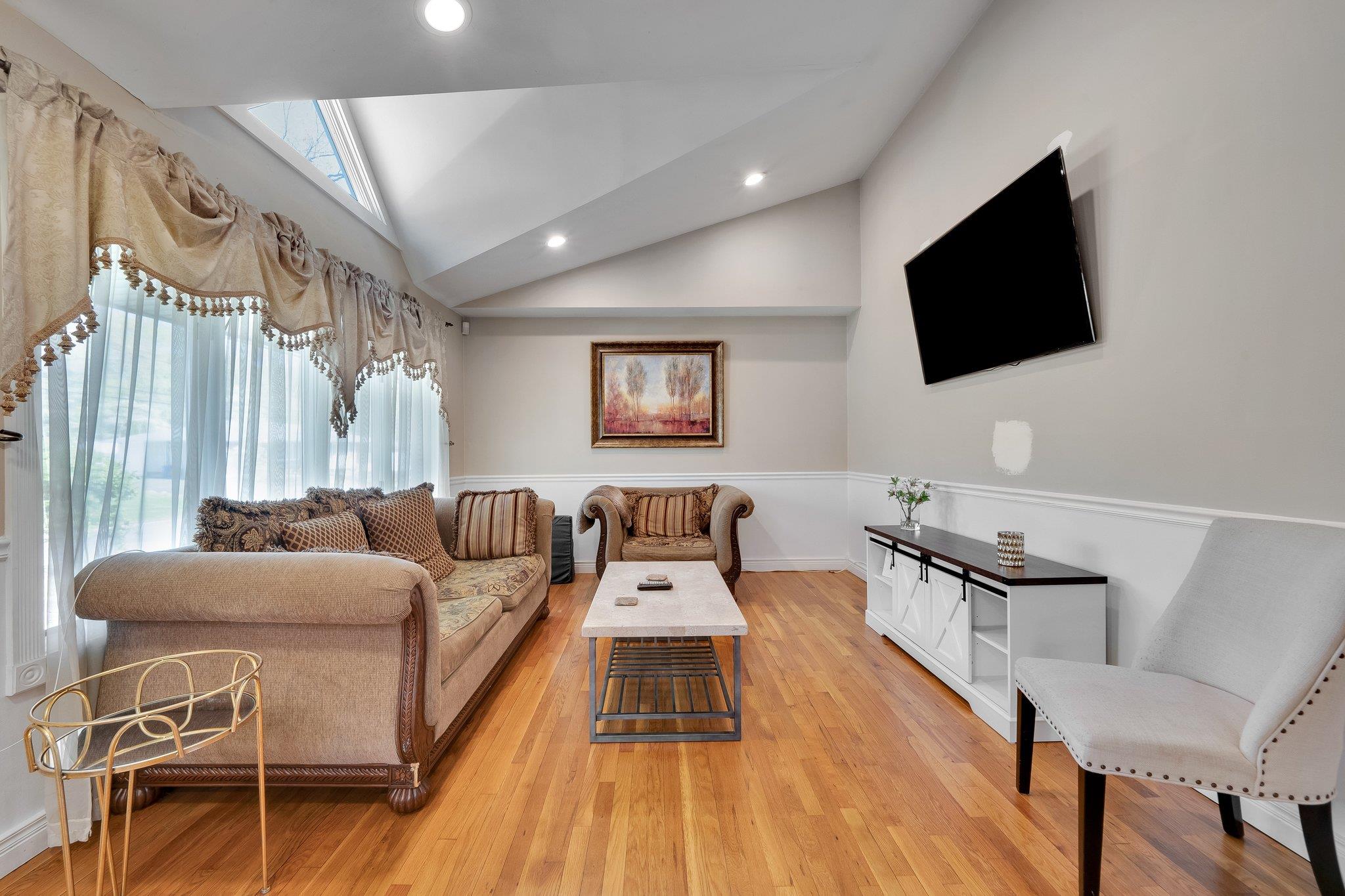 #4 photo, 92 Dovecote Lane, サフォーク郡 Commack , NY 11725