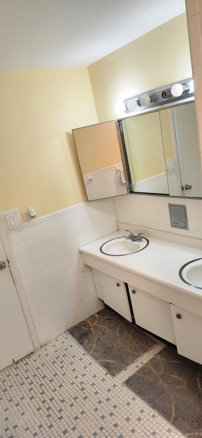 #11 photo, 1571 Greenway Boulevard, ناسو Valley Stream , NY 11580