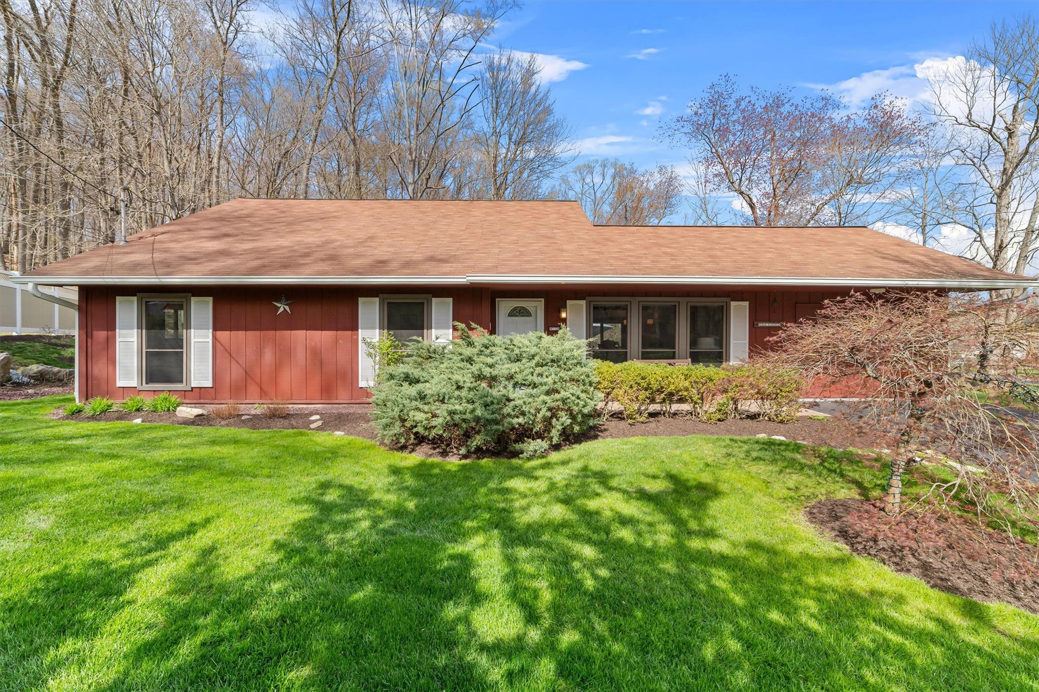 #1 photo, 112 Holmes Court, Yorktown Heights , NY 10598