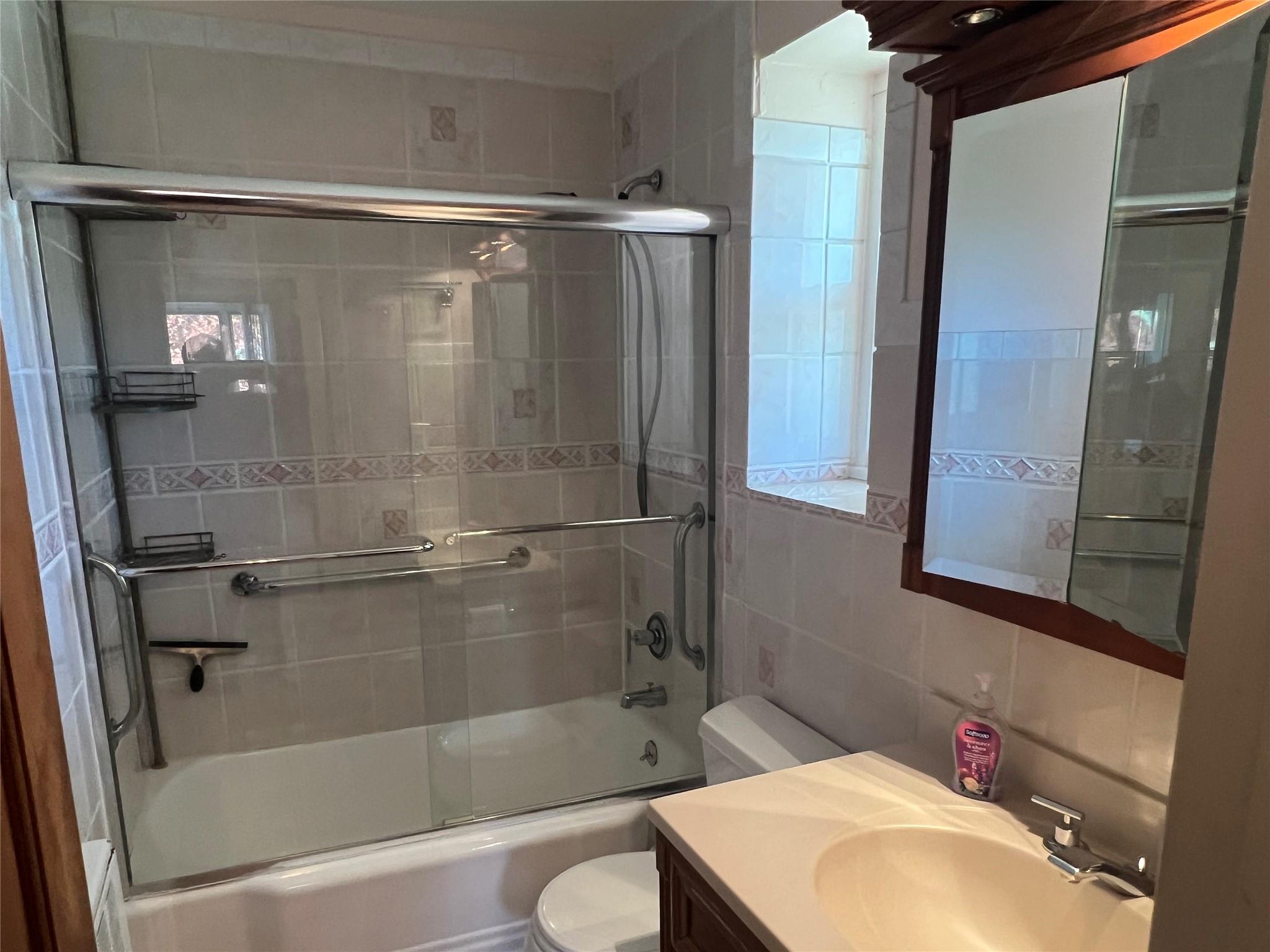 #5 photo, 855 Palisade, Yonkers , NY 10703