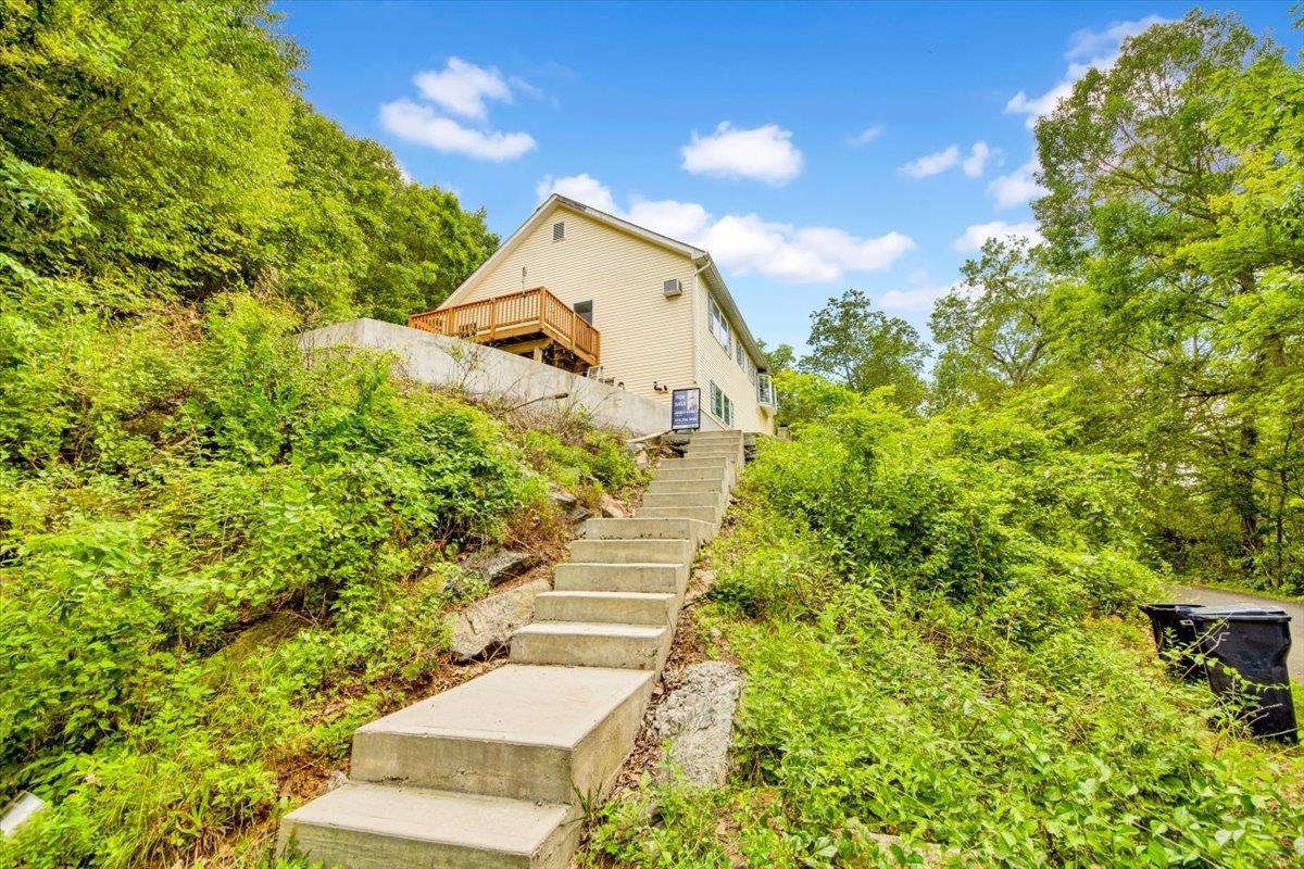 #1 photo, 254 Farm To Market Road, Brewster , NY 10509