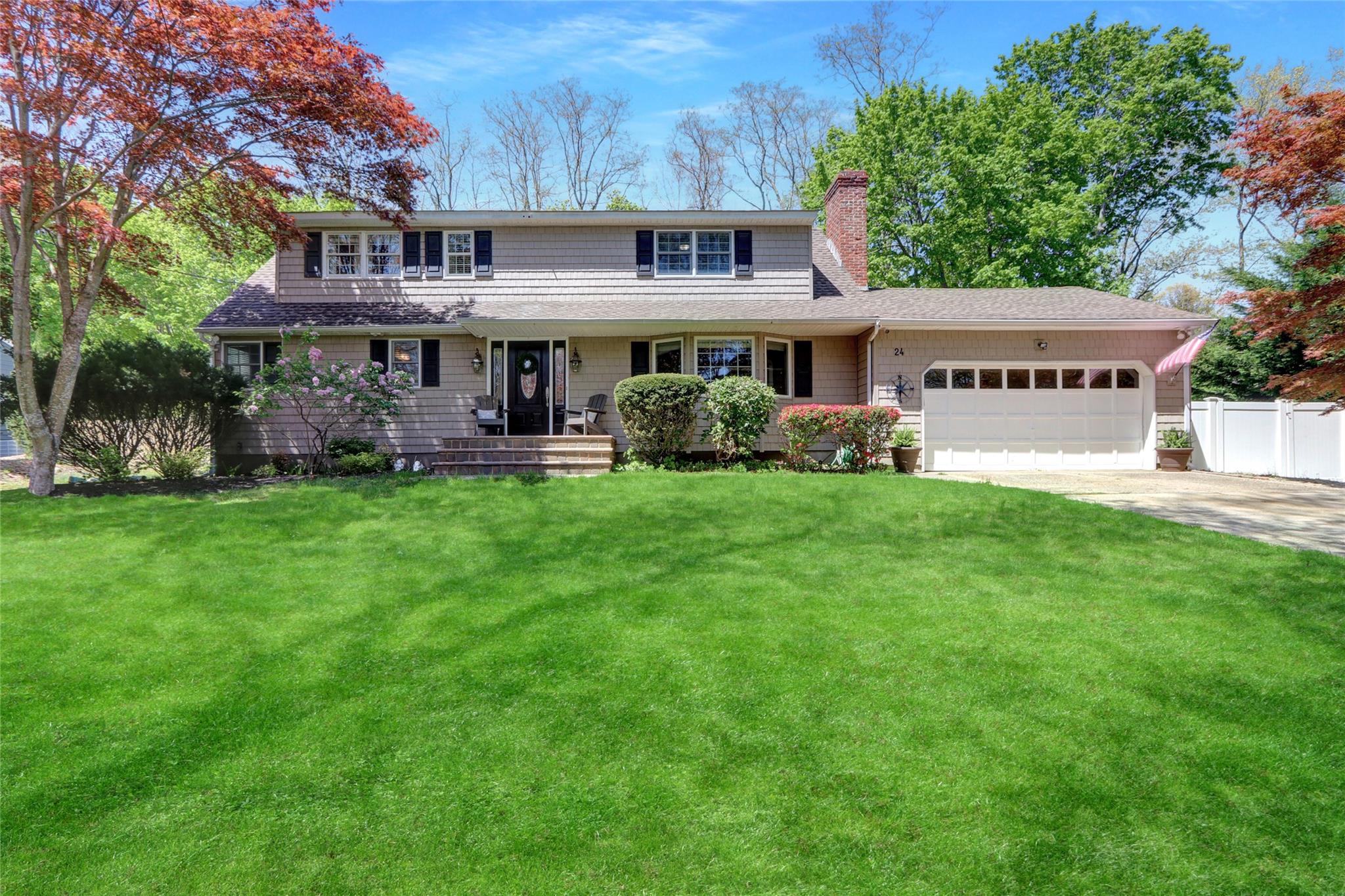 #1 photo, 24 Highland Down, Shoreham , NY 11786