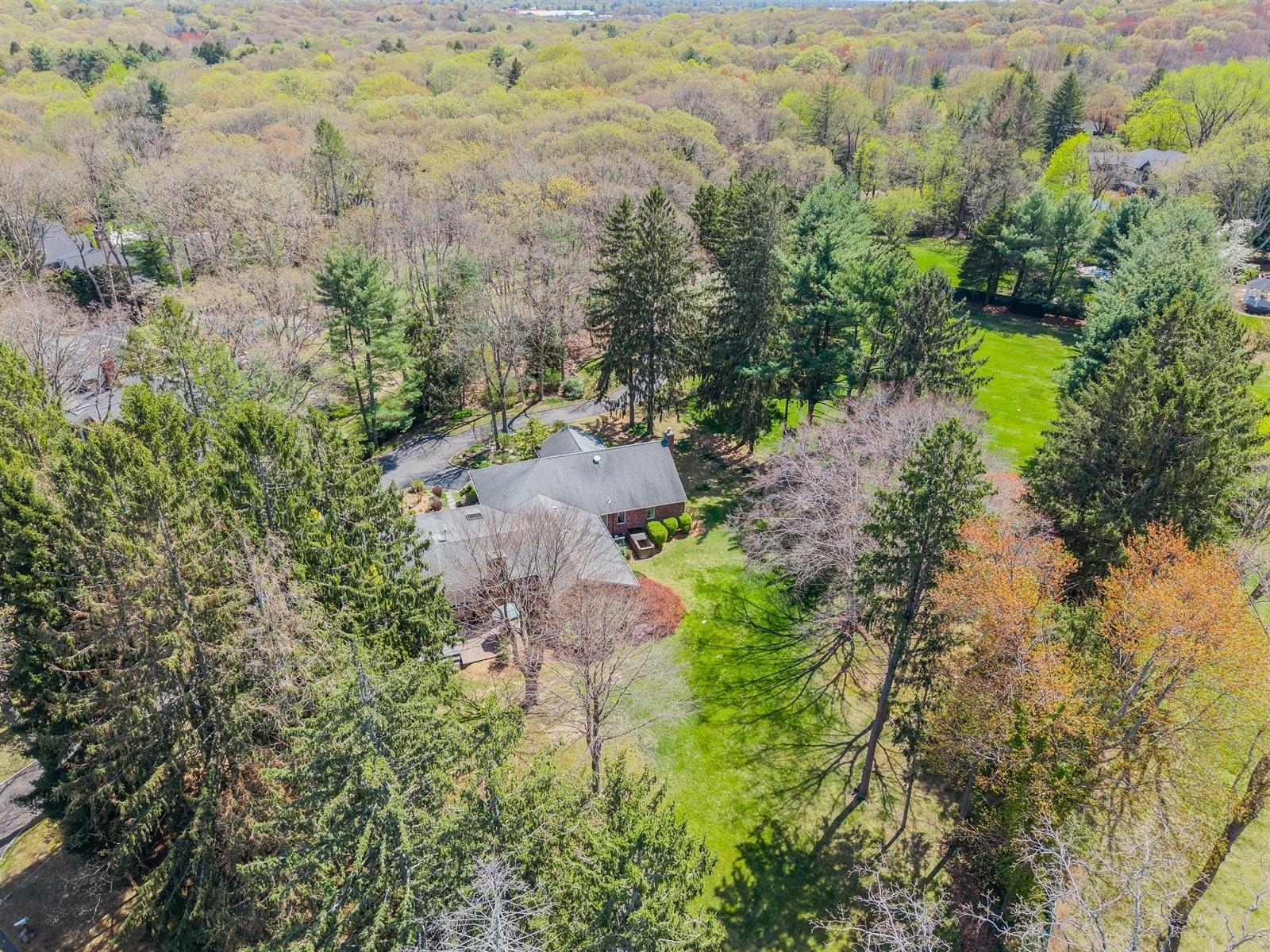 #11 photo, 1926 Midlane Road, ナッソー郡 Muttontown , NY 11791