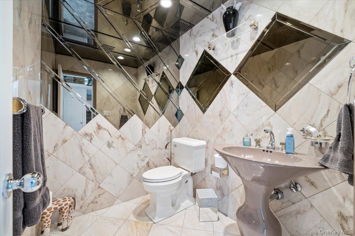 #13 photo, 54 Northgate Circle, サフォーク郡 Melville , NY 11747