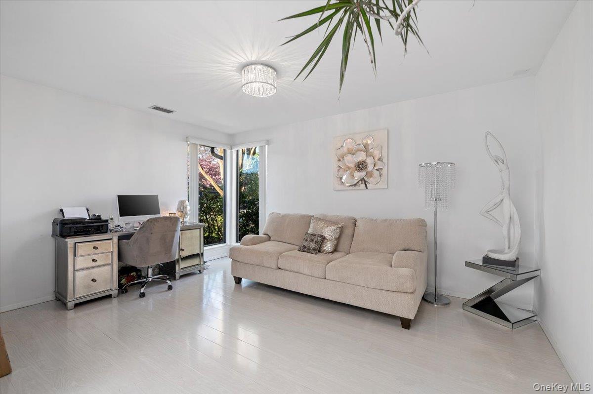 #4 photo, 54 Northgate Circle, サフォーク郡 Melville , NY 11747