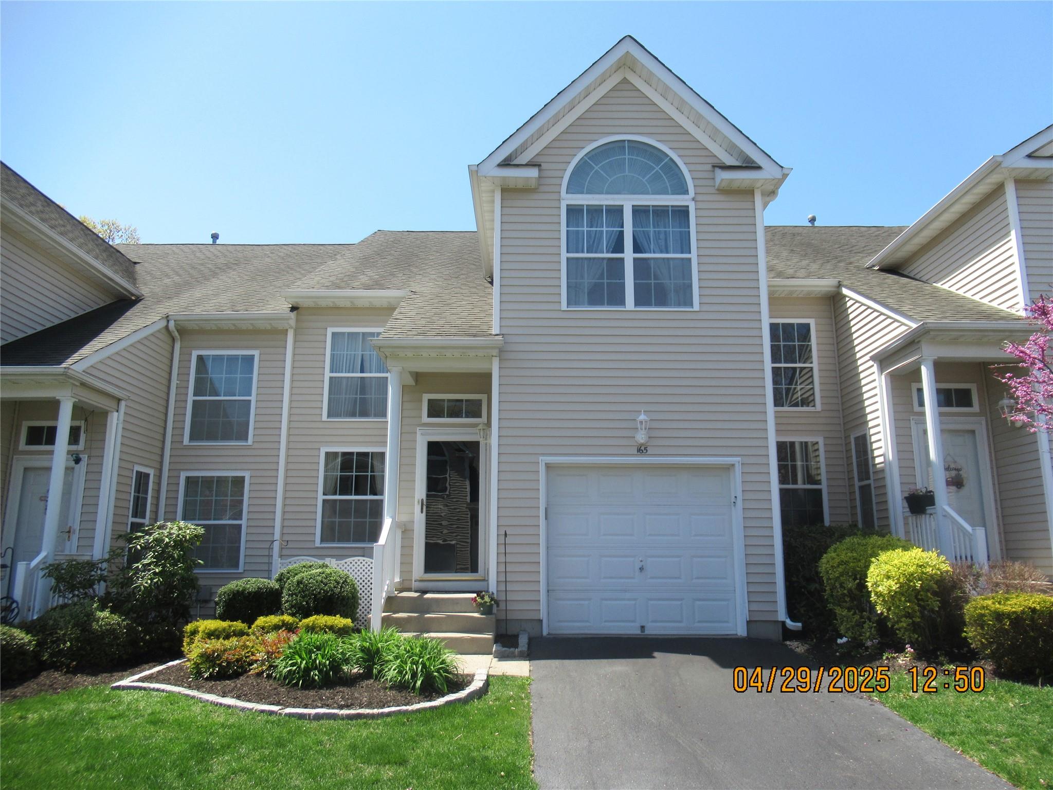 #1 photo, 165 Kettles Lane, 東長島 Medford , NY 11763