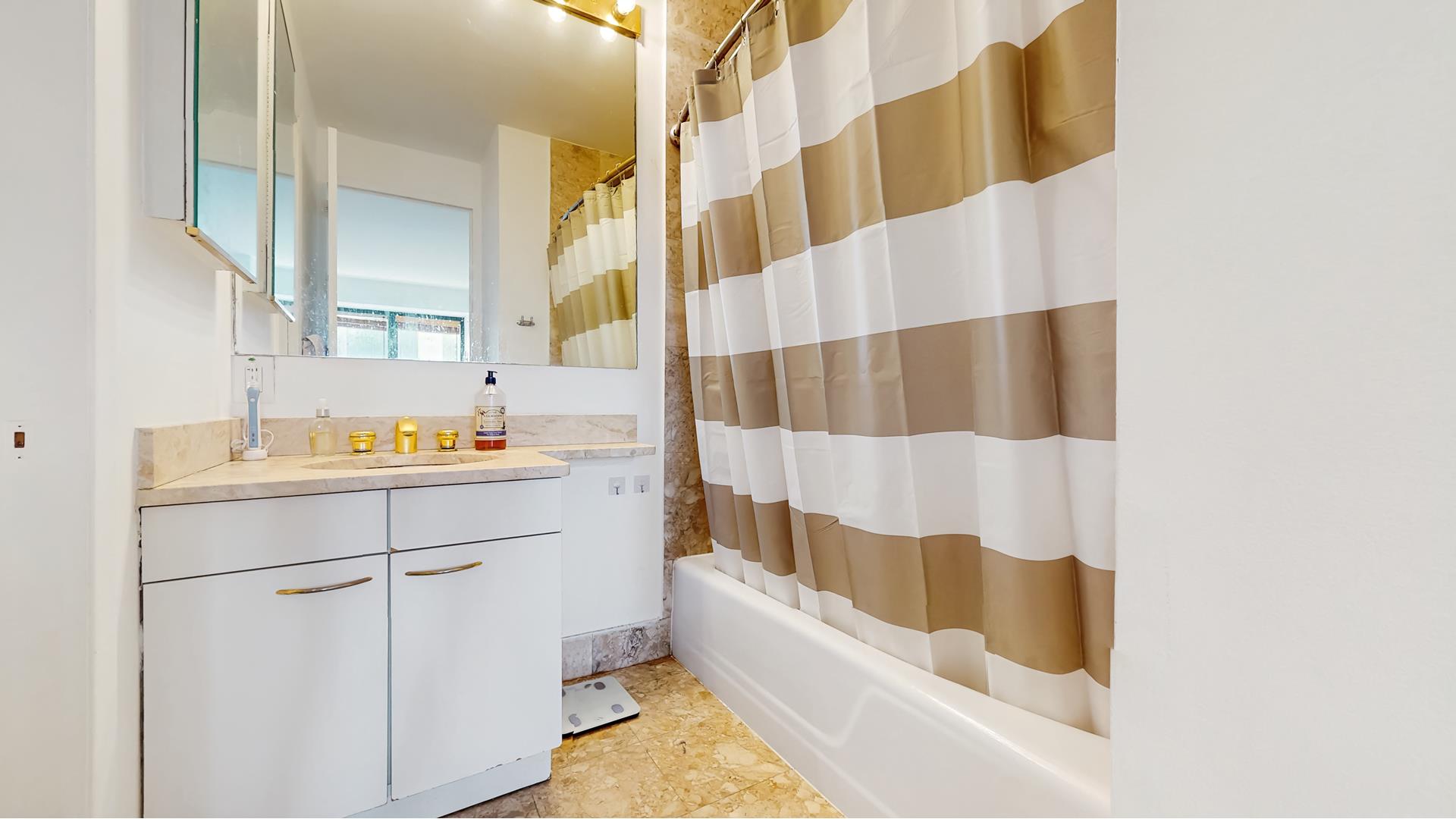 #10 photo, 301 W 57TH Street, マンハッタン Hells Kitchen , NY 10019