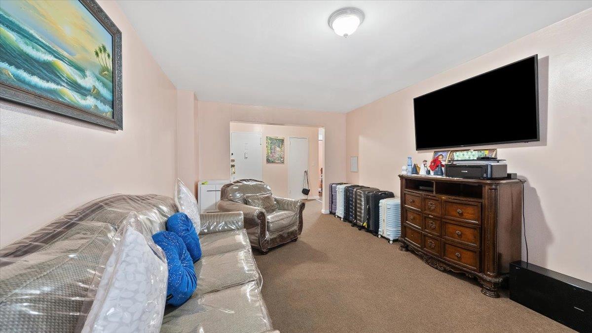 #2 photo, 2661 Marion Avenue, Bronx , NY 10458