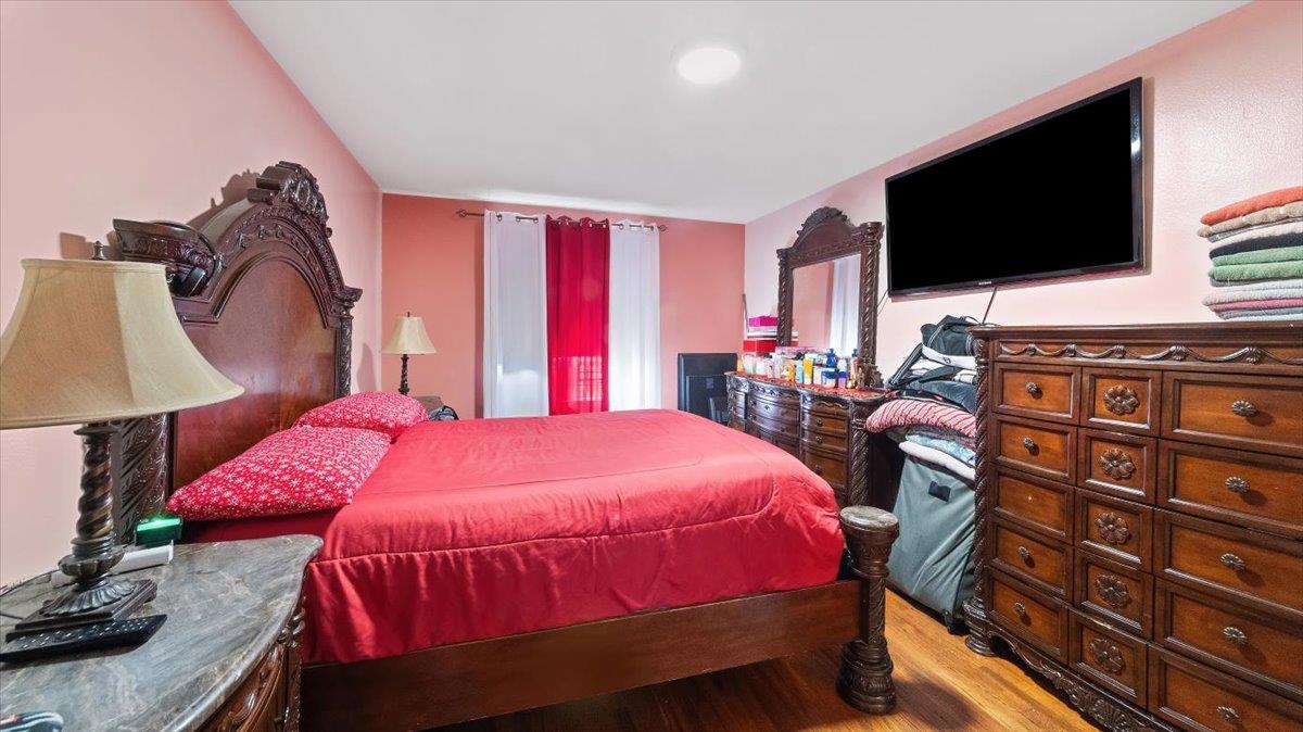 #8 photo, 2661 Marion Avenue, Bronx , NY 10458