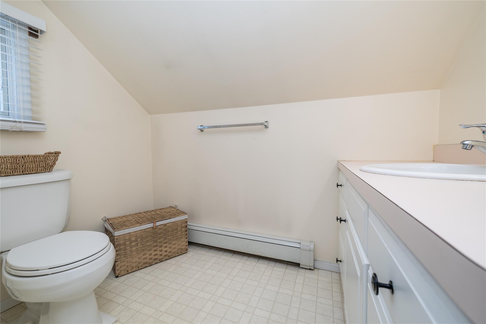 #12 photo, 39 E Hollywood Avenue, Lindenhurst , NY 11757