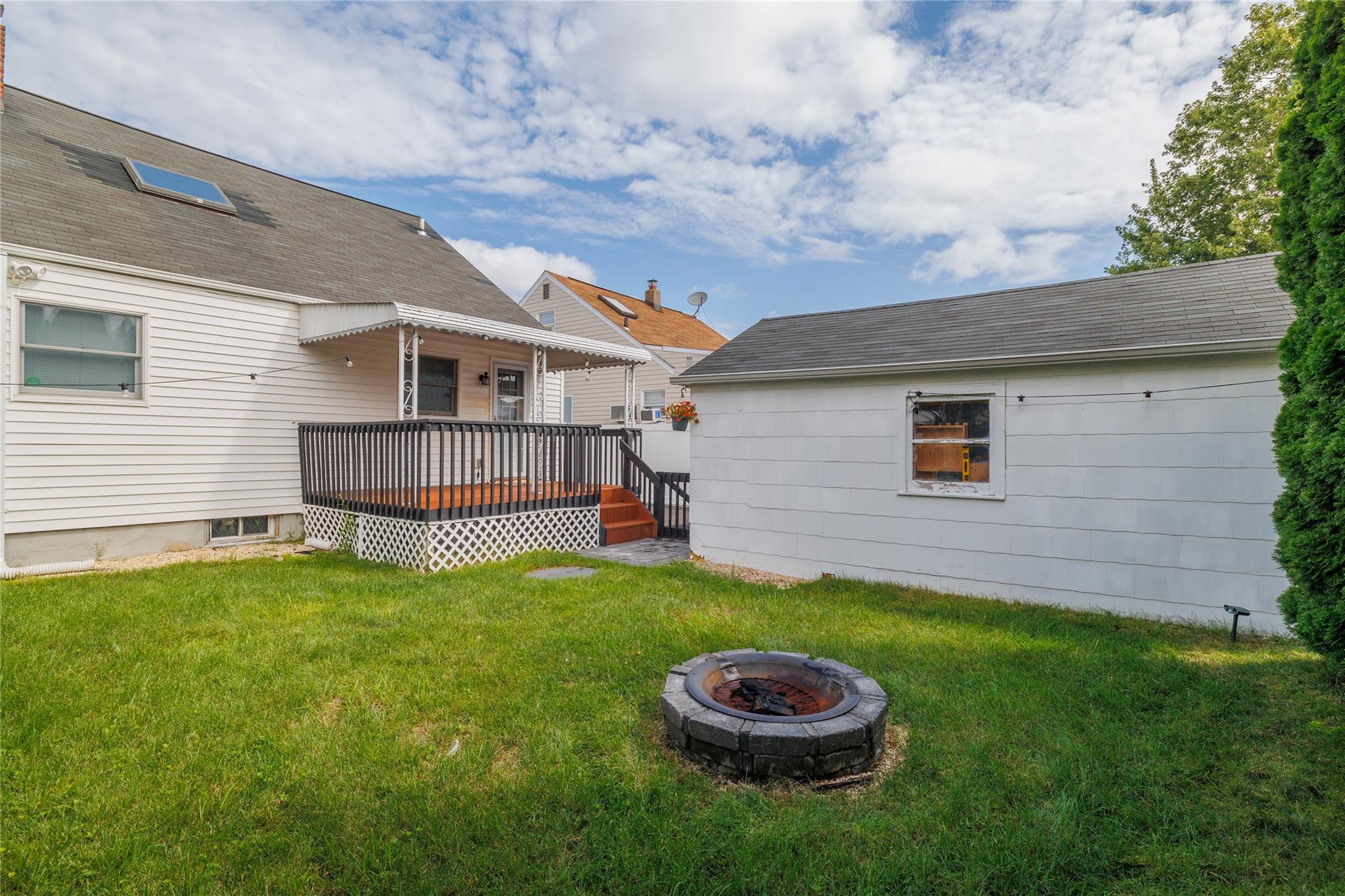 #14 photo, 39 E Hollywood Avenue, Lindenhurst , NY 11757