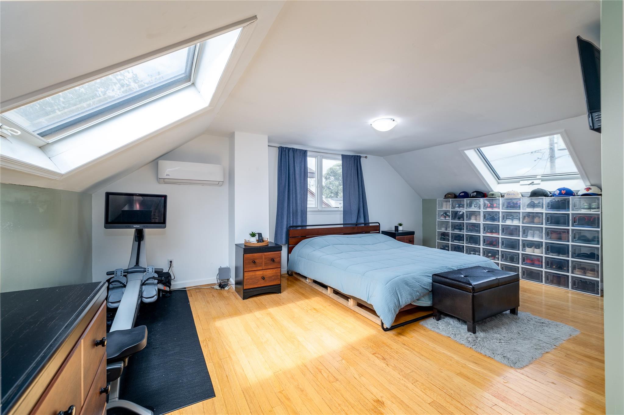 #7 photo, 39 E Hollywood Avenue, Lindenhurst , NY 11757